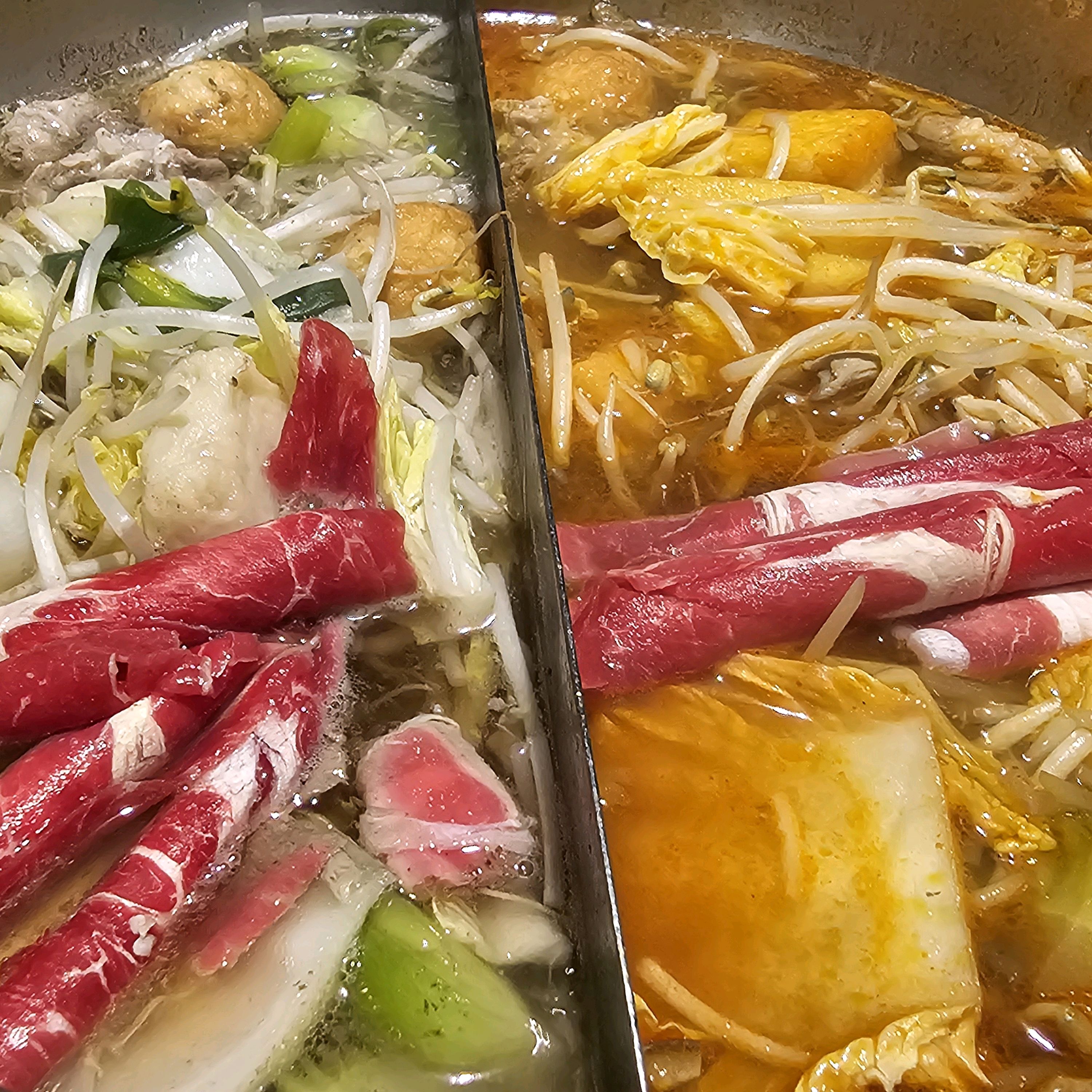 육수도 반반 고기도 반반~ - 시흥능곡 맛집 소담촌 시흥능곡점