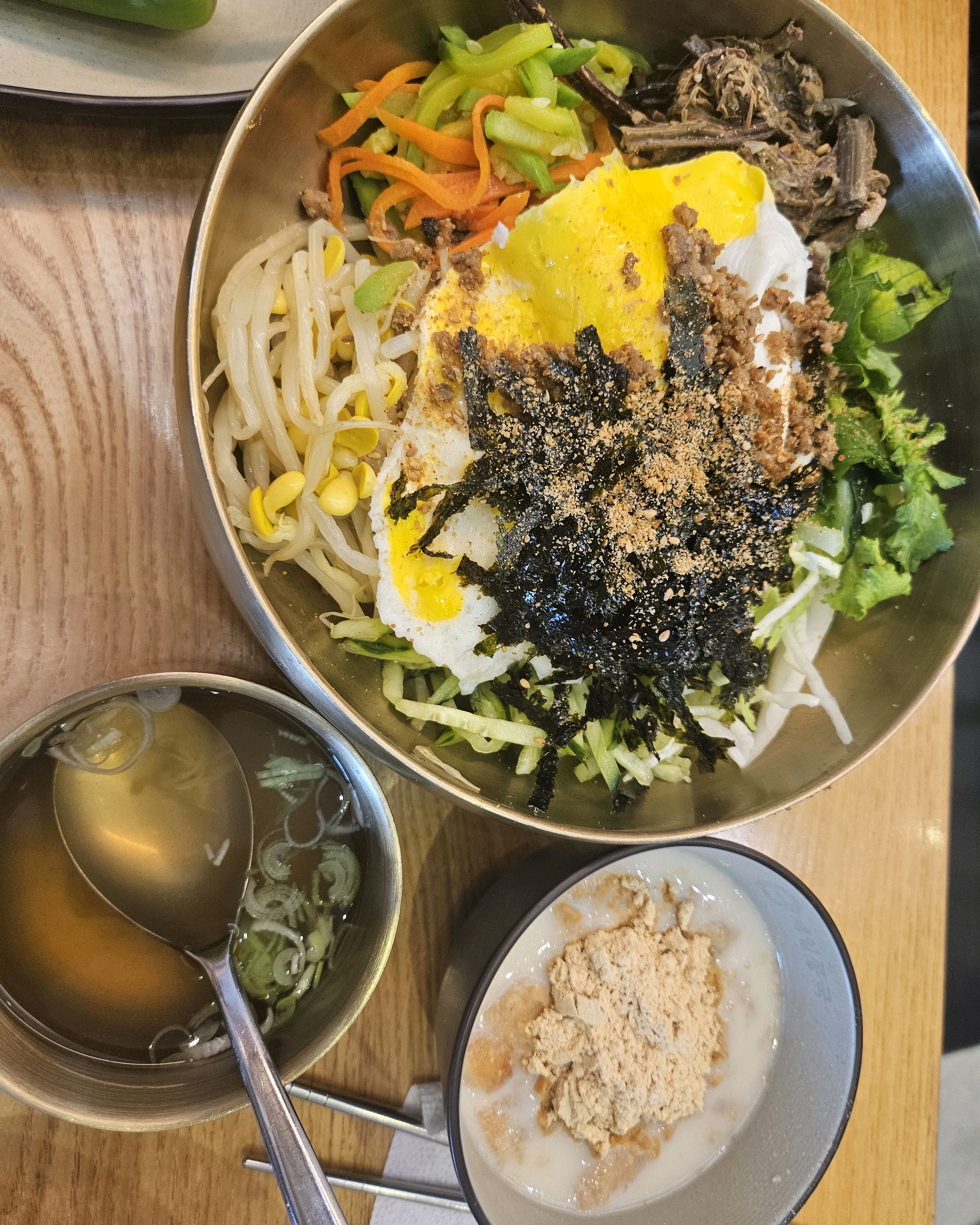 오늘같이 흐린날 따뜻한 콩국이 진리네요~ 착한 가격에 맛도 촣고 종류도 다양해요~~ - 대구 맛집 제일콩국