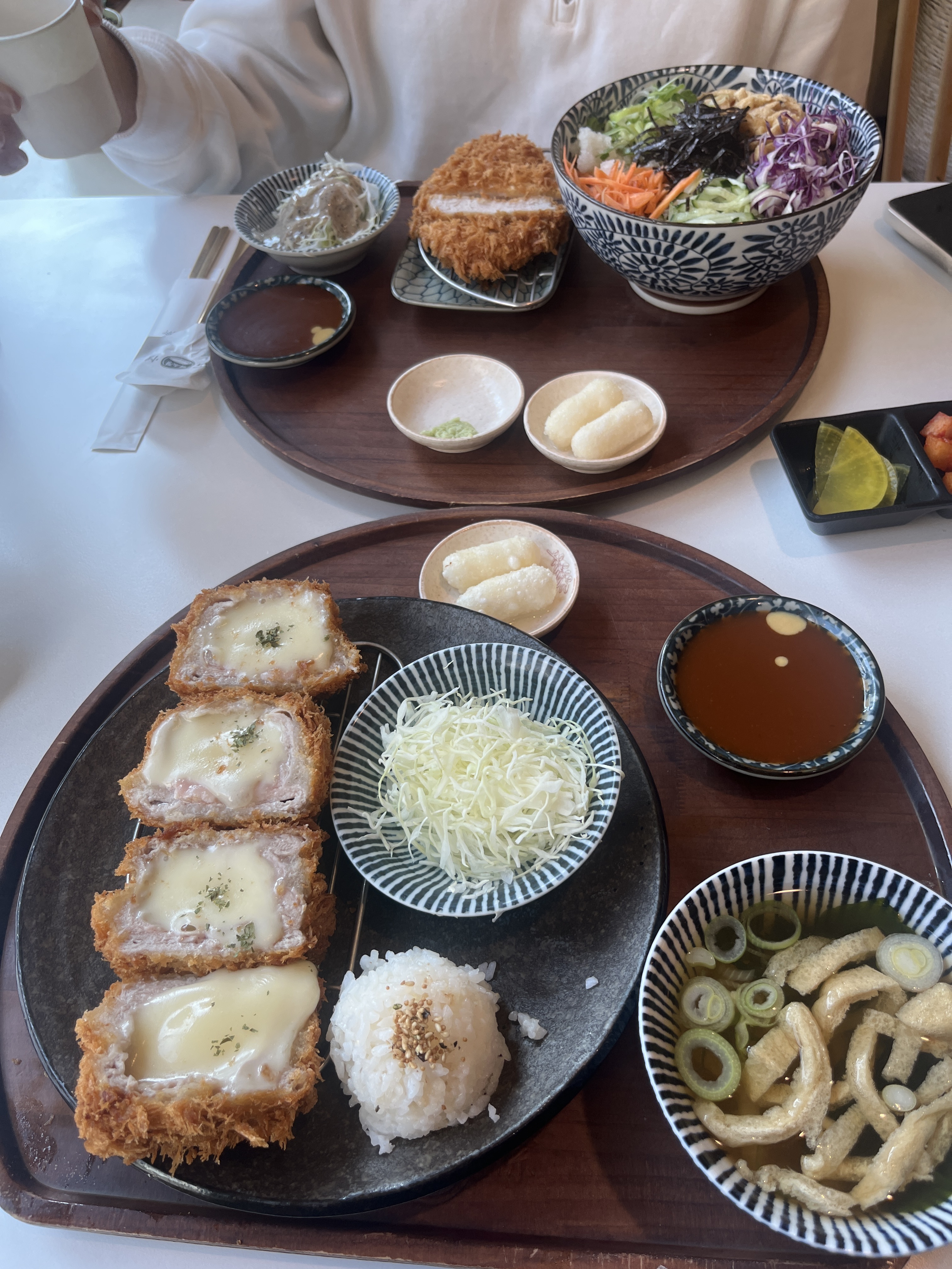 밥 먹으러 왔는데 음식도 맛있고 가게 내부도 좋았어요! - 부천역 맛집 백소정 부천역점