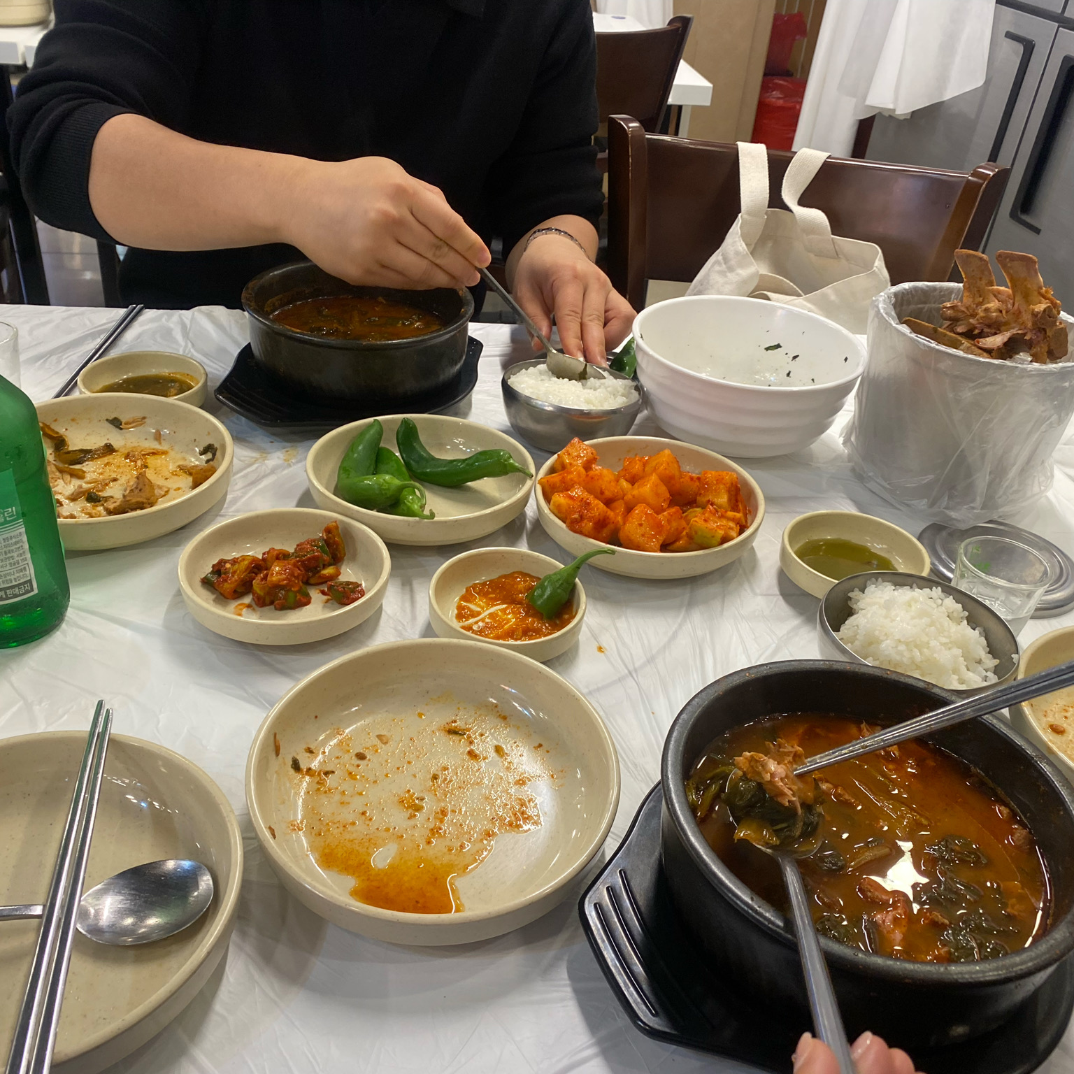 역전 뜨끈이 뼈구이 맛집 갔는데 뜨끈이는 매우면서 맛있어서 중독되는 맛이에요.너무 맛있어요