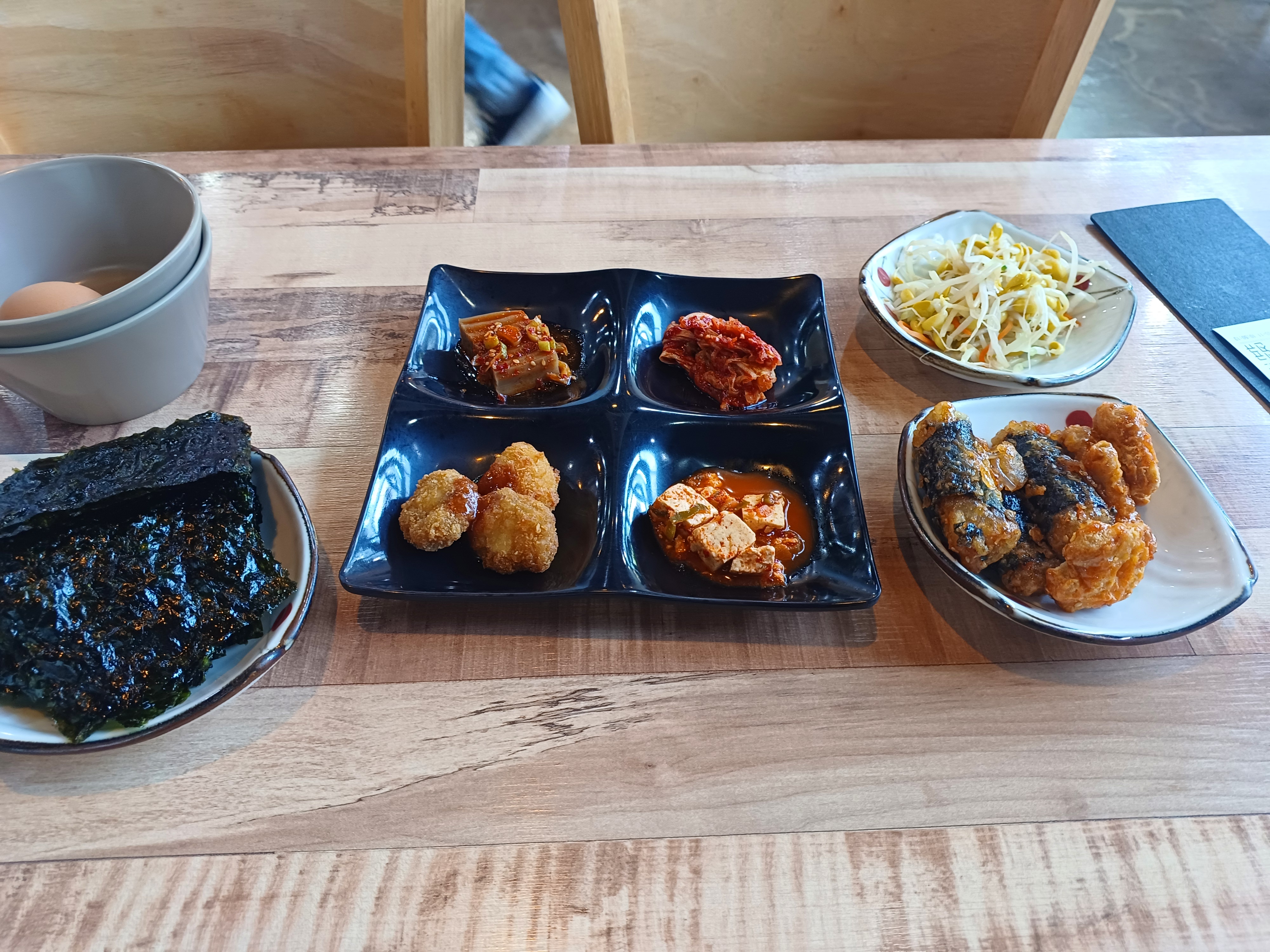 매장도넓고 다른지점에비해 반찬종류도,맛도최곱니다 강추강추 - 제주 맛집 일품순두부 하귀점