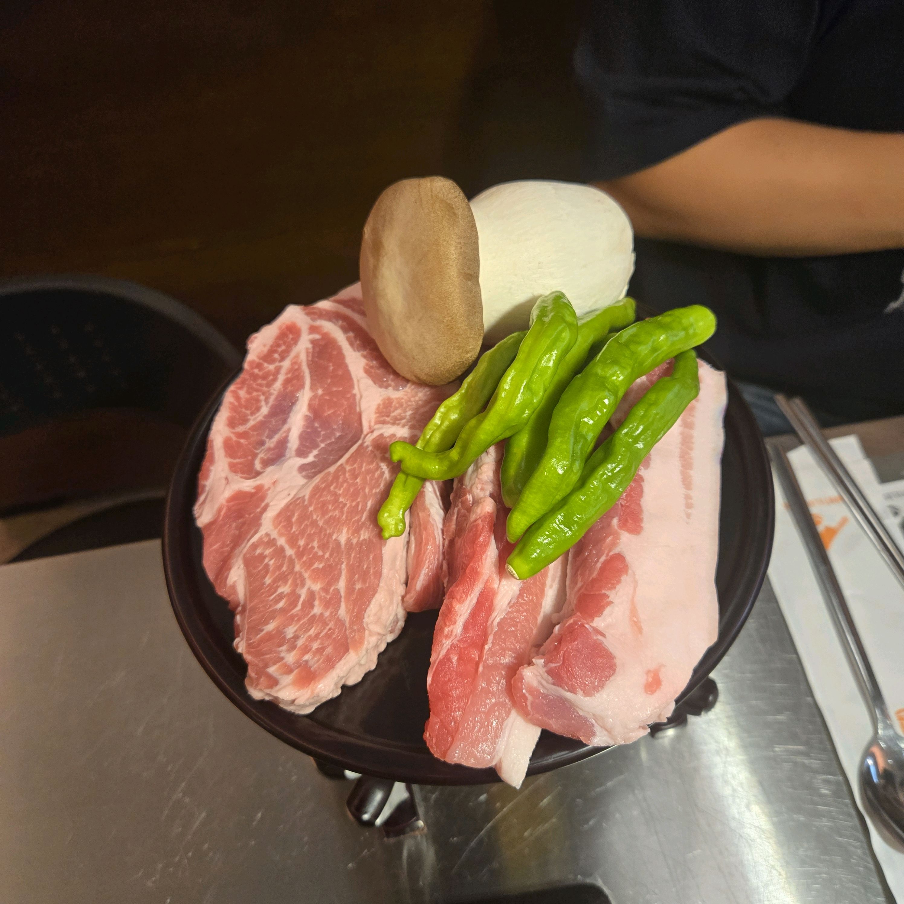 매장도 예쁘고 고기도 맛있습니다! 다시와야겠오요~~ - 제주 맛집 별돈별 중문 본점