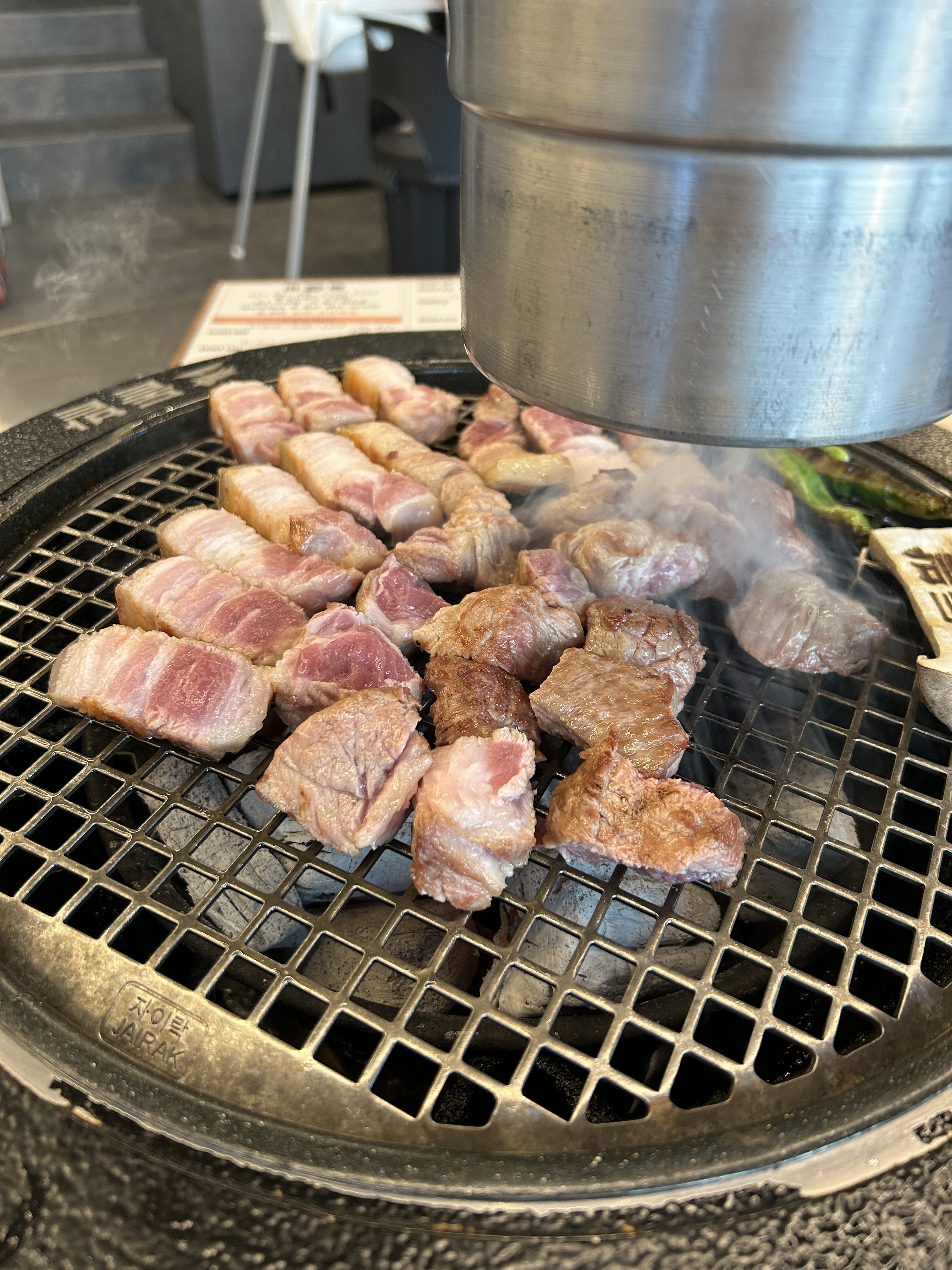아이와 함께 왔는데 공간이나 청결이나 맘에 들고 편했어요 고기는 물론이고 찌개랑 계란찜도 