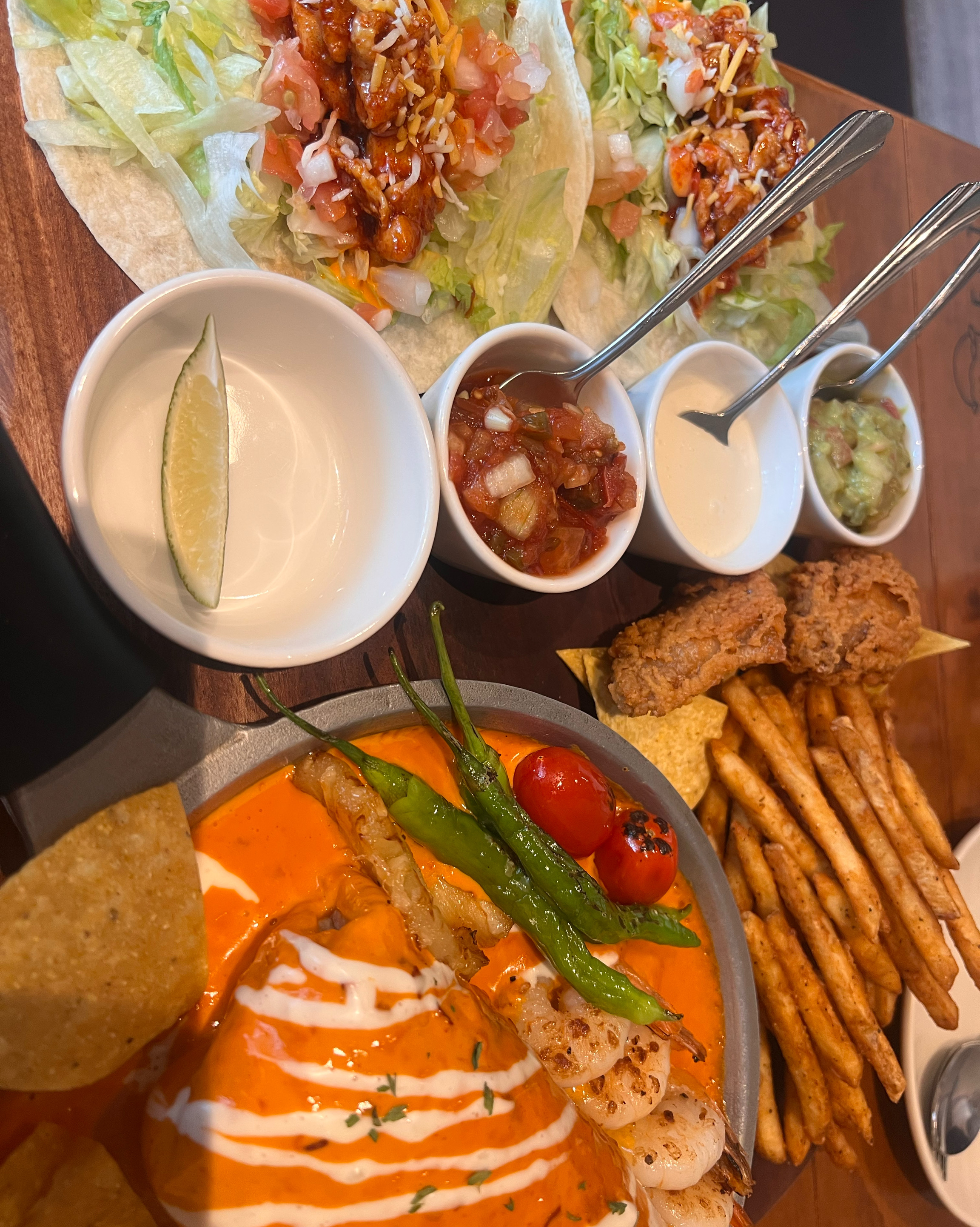 예약없이 바로 들어왔어요~~ 직원분들도 친절하시고 음식도 너무 맛있네요~~~ - 동편마을 맛집 갓잇 인덕원 동편마을점