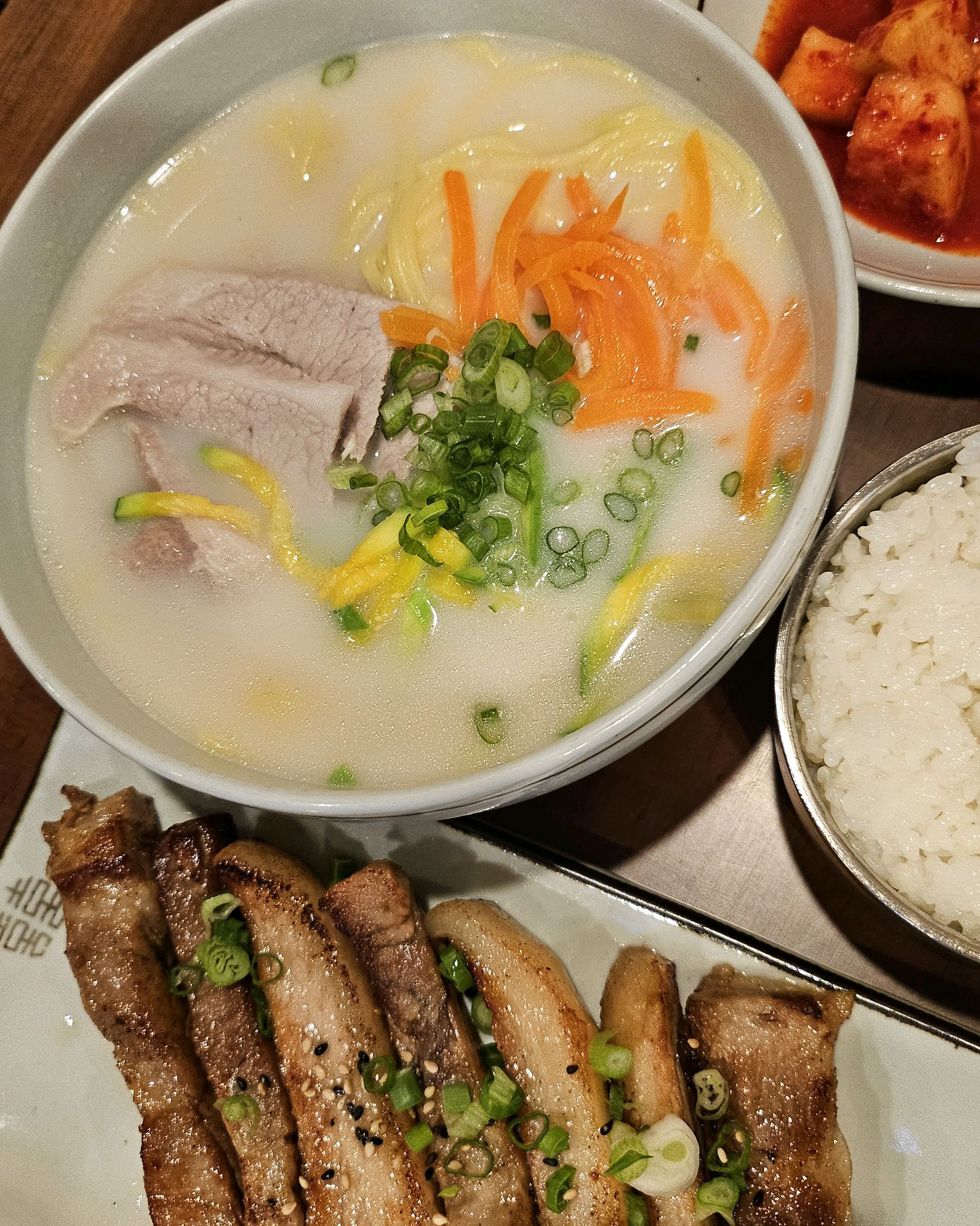 4인 가족 여행 처음 음식으로 
