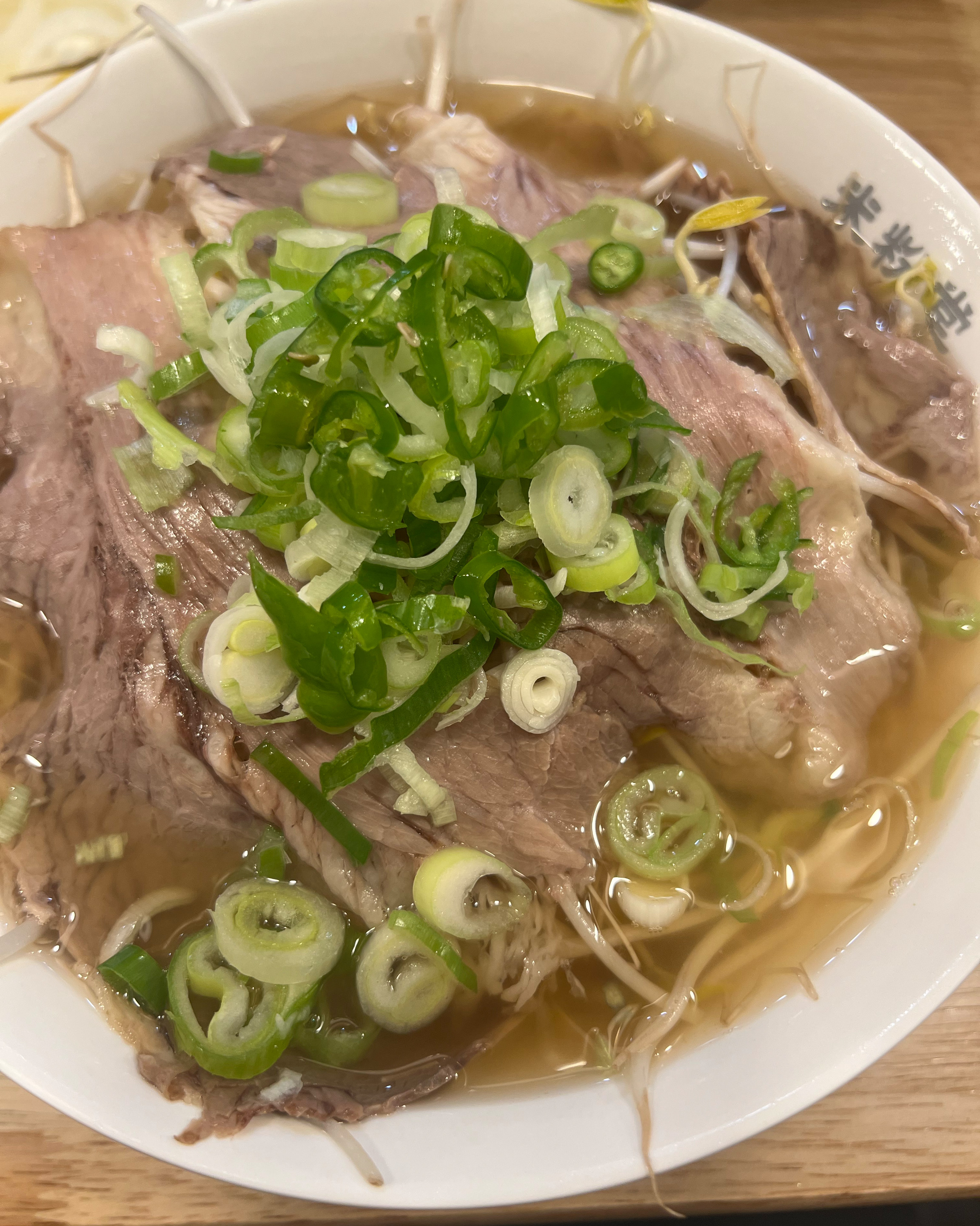 오랜만에 방문했는데 여전히 맛있습니다. 매장분위기는 아늑해서 혼밥하기 너무 좋고 편안한 분
