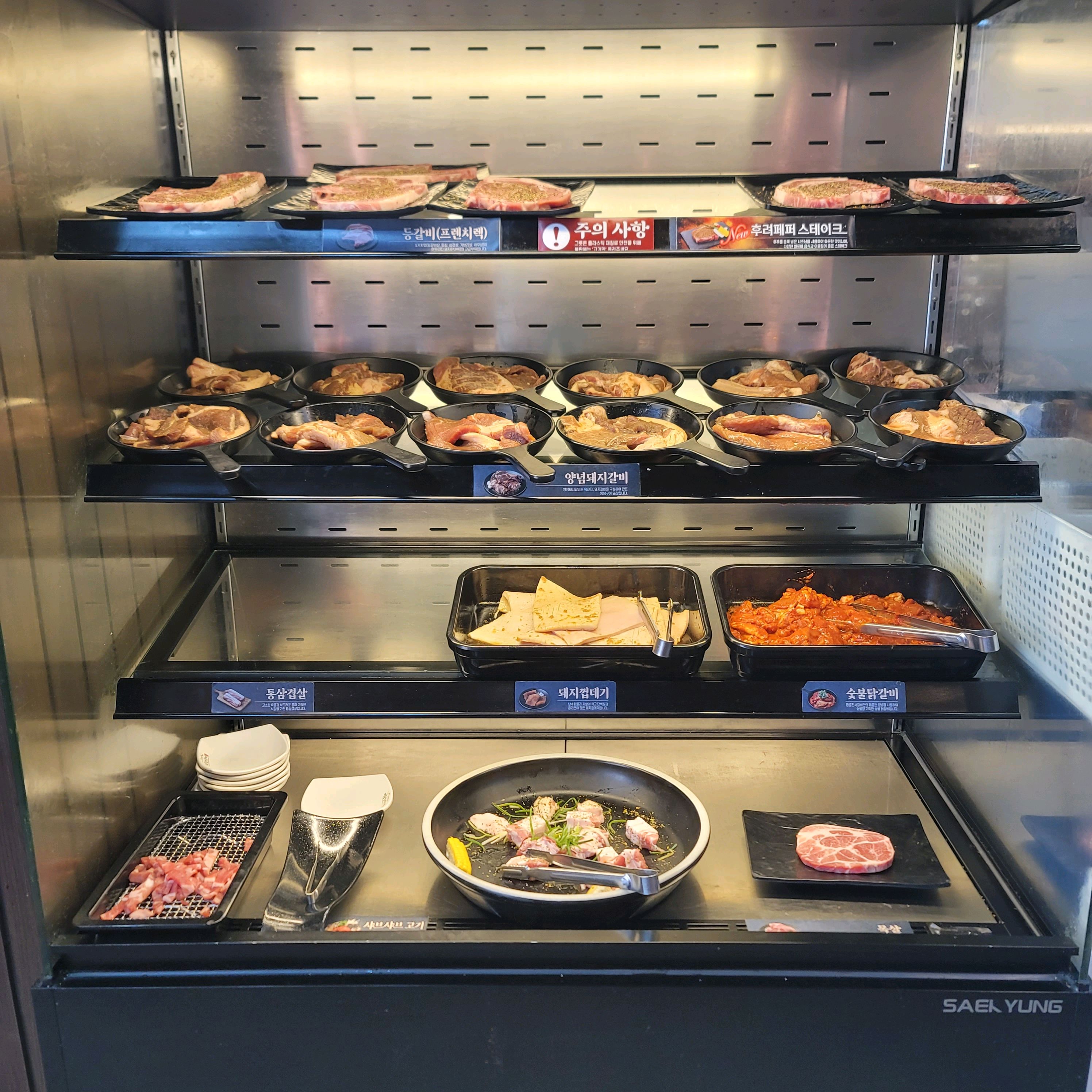 언제와도 사장님이 친절하시고 음식도 맛있어요^^ 고기 상태도 좋고 채소도 싱싱해요 - 교하 맛집 명륜진사갈비 교하점