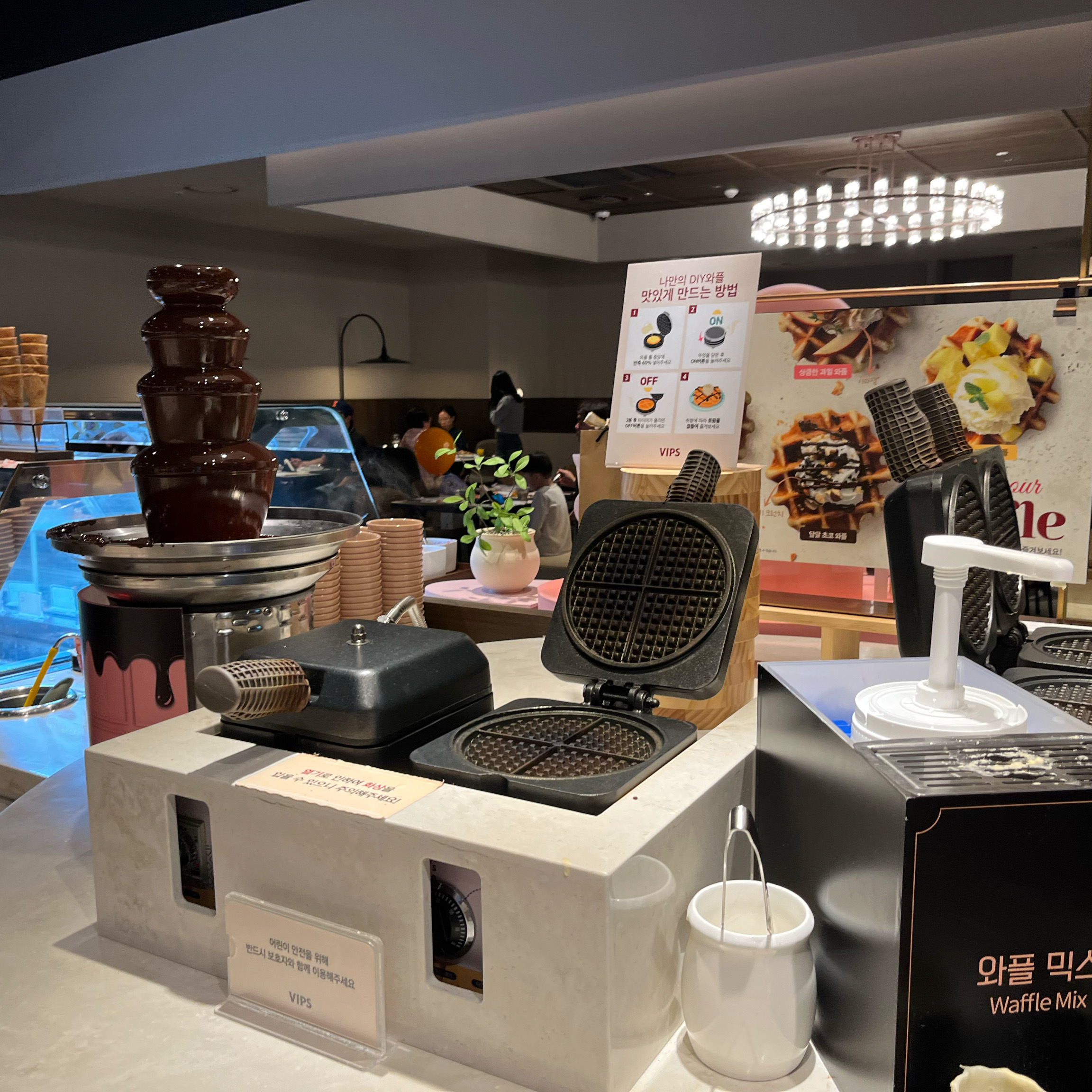 매장이 넓고 깨끗해서 모임하기 좋아요. 음식도 맛있고 디저트도 맛있게 먹었습니다. - 장지역 맛집 빕스 송파 현대 가든파이브점