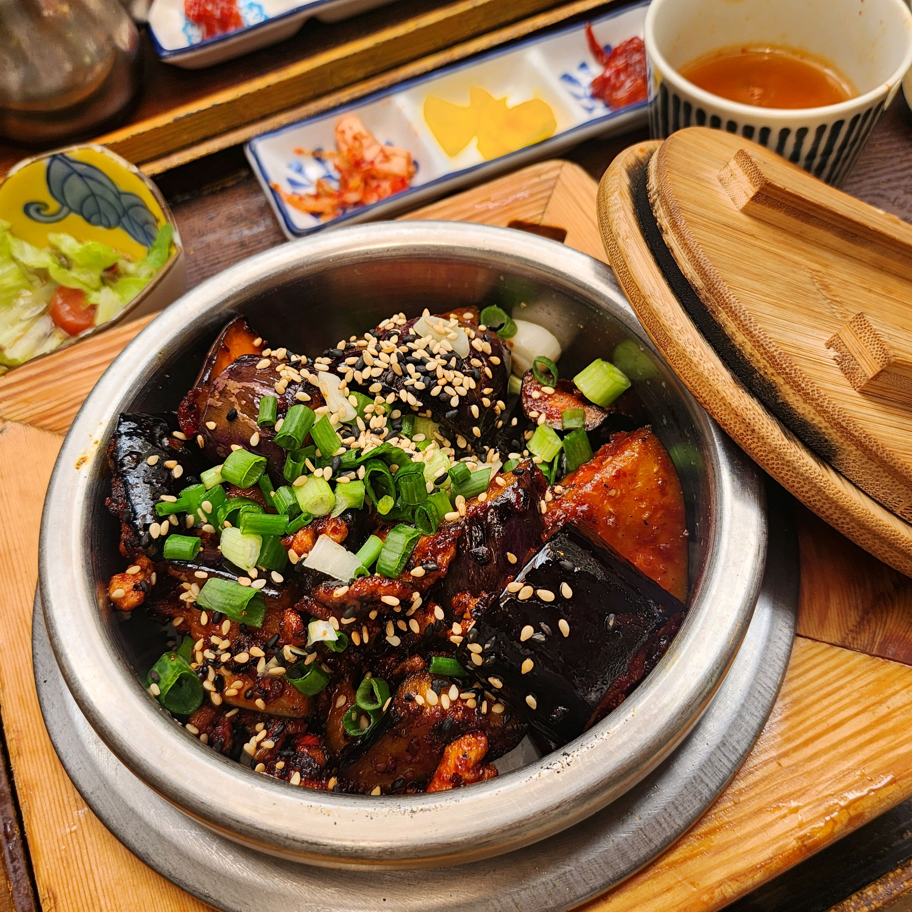 가지를 좋아하는편은 아닌데 담솥 가지솥밥은 너무 맛있어서 또 찾아와서 먹고싶어요!! 양도 