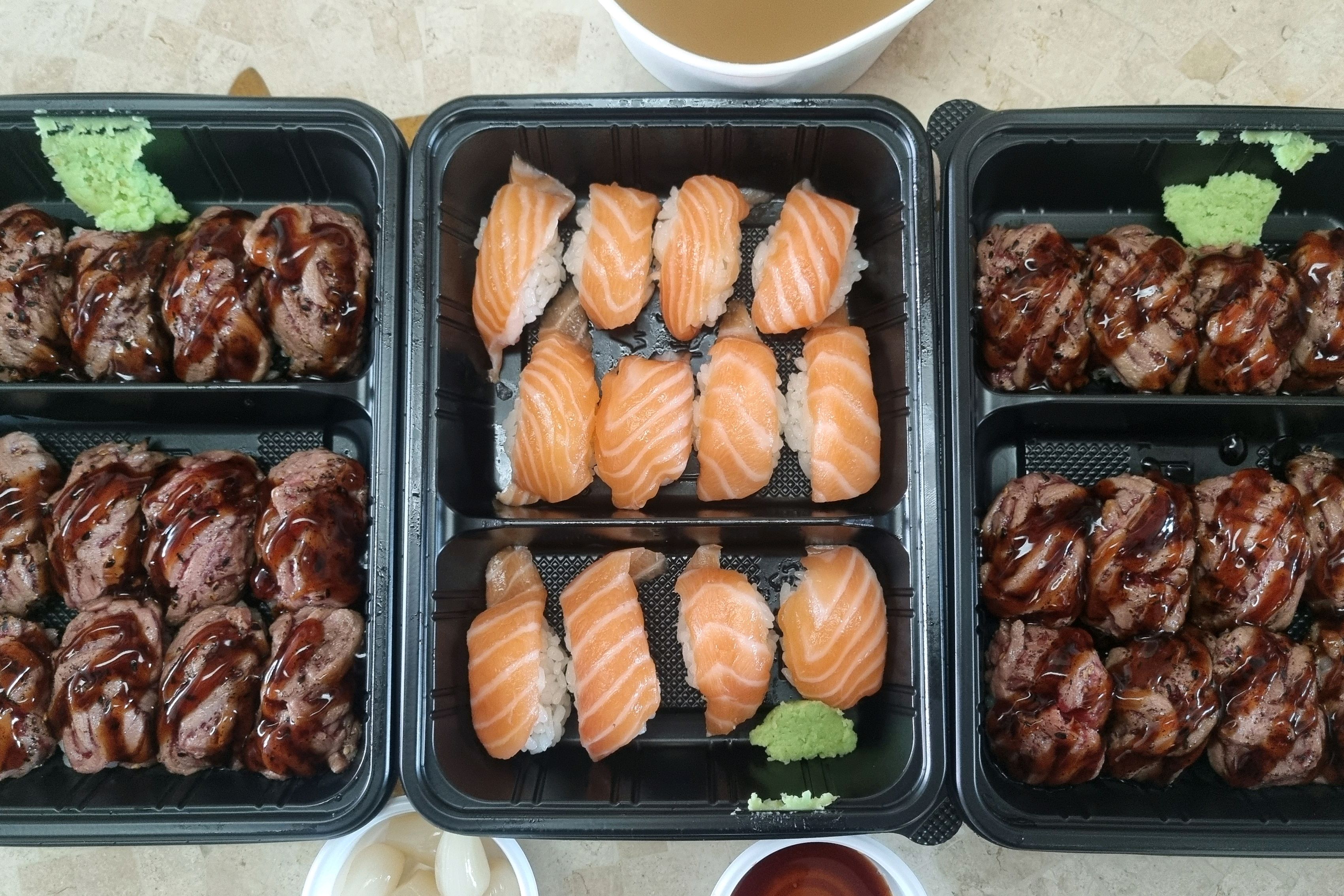 스테이크 초밥,연어 초밥,온육수 - 불당동 맛집 육회바른연어 천안신불당시청점