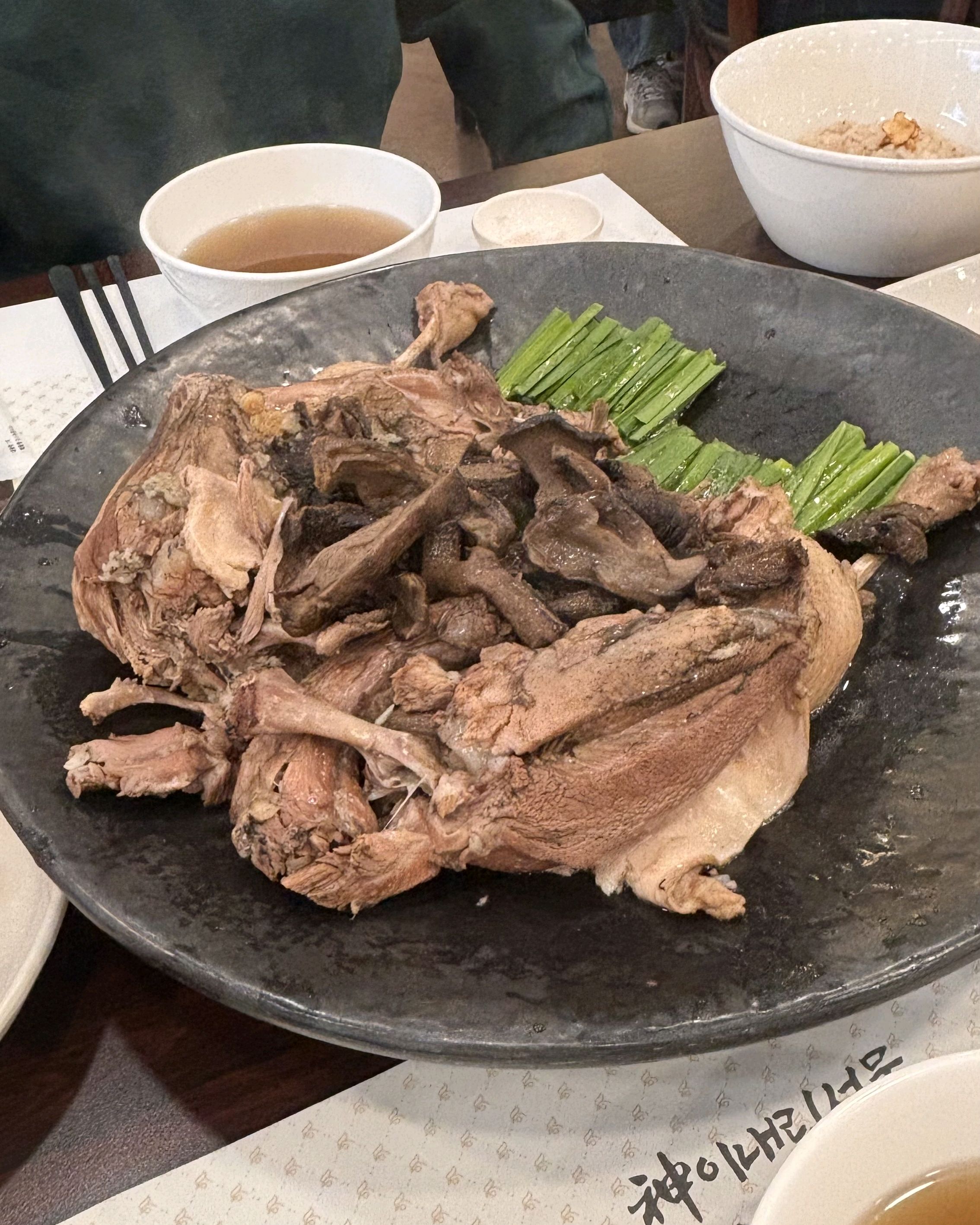 정말 맛있고 건강해지는 기분입니다! - 대구 맛집 성서 제1능이버섯 능이백숙