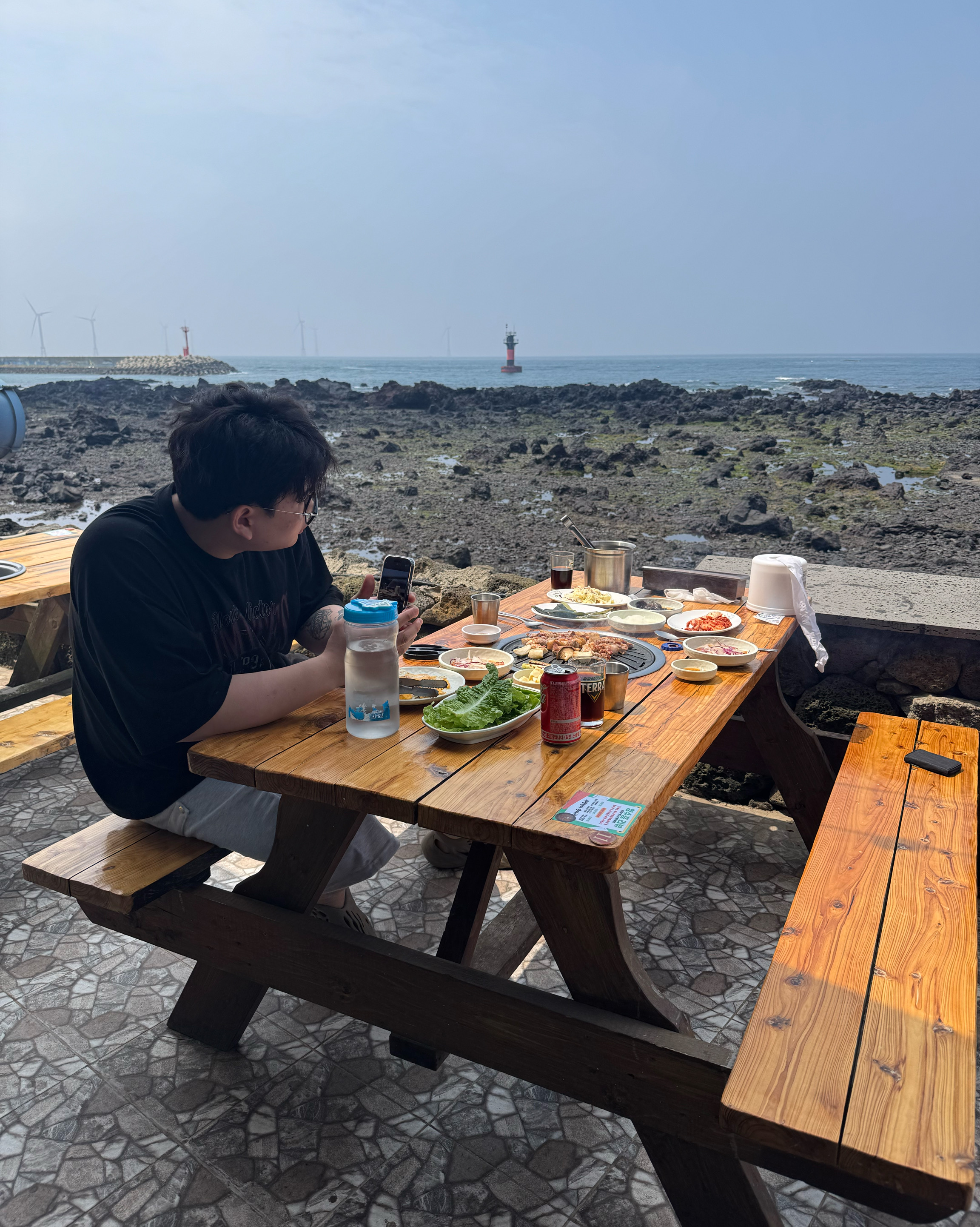 뷰가 최고입니다! 맛도 있고 자리거 넓어 좋습니다! - 제주 맛집 돈해상 제주한림협재흑돼지