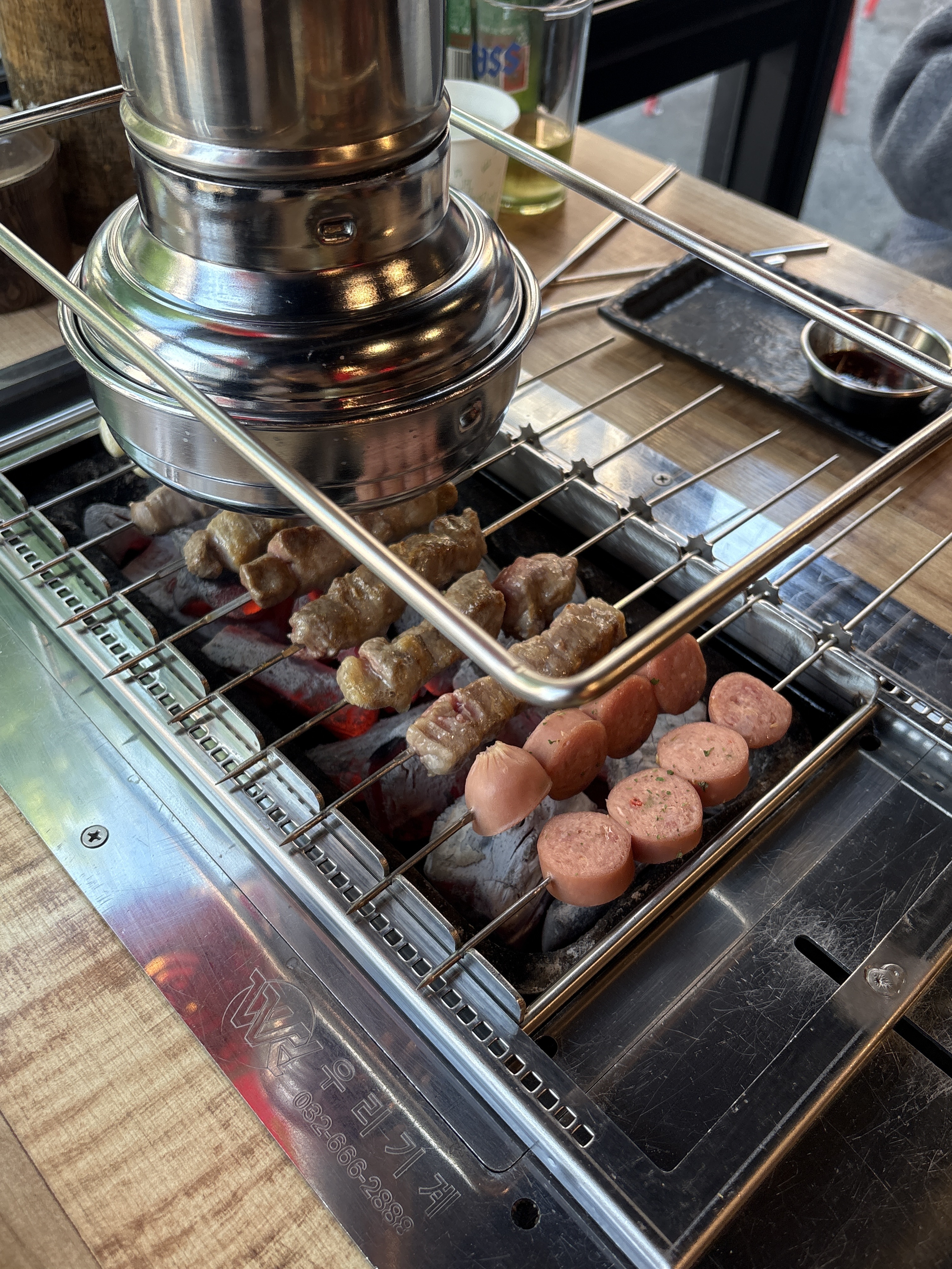 직원분이 친절하시고 음식도 빨리 나와서 좋았어요 매장도 좌석도 많고 정류장이랑 가까워서 또