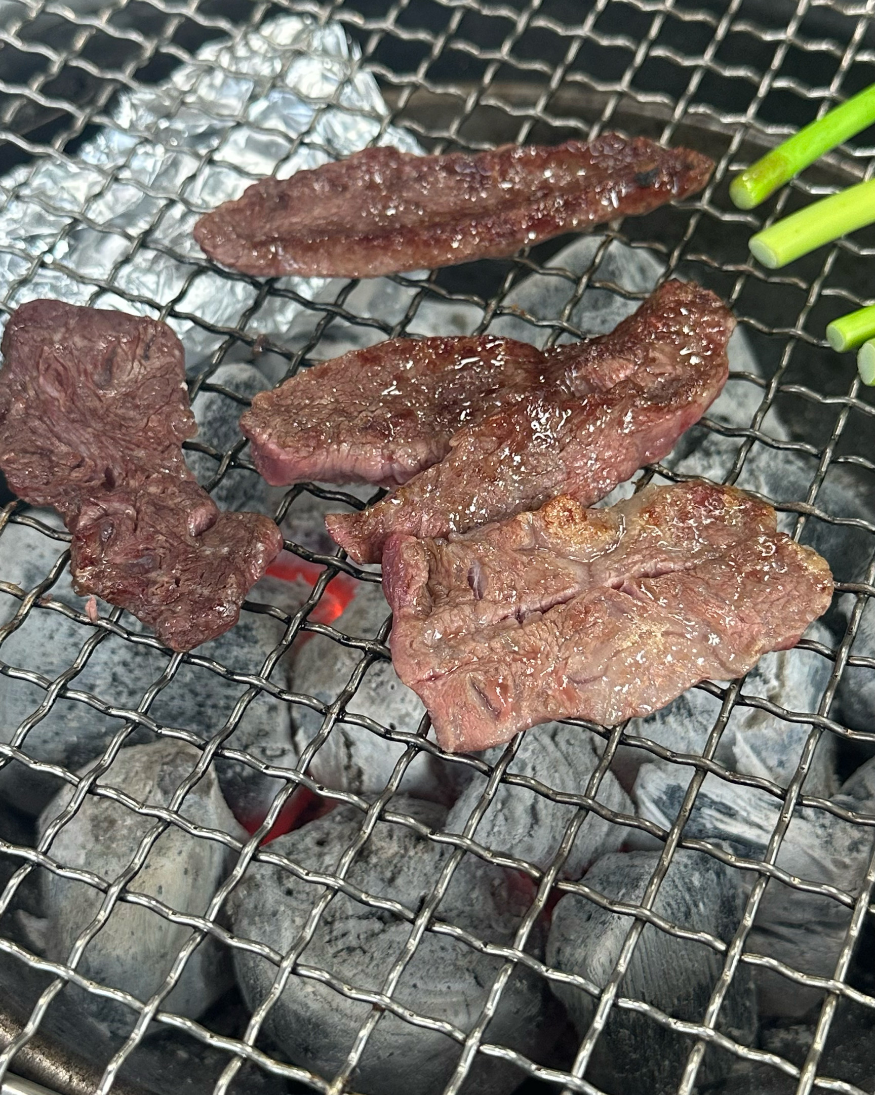 직원분들 너무너무 친절하시고 음식도 너무 맛있어요 서비스로 주시는 된장찌개도 존맛 재방문의