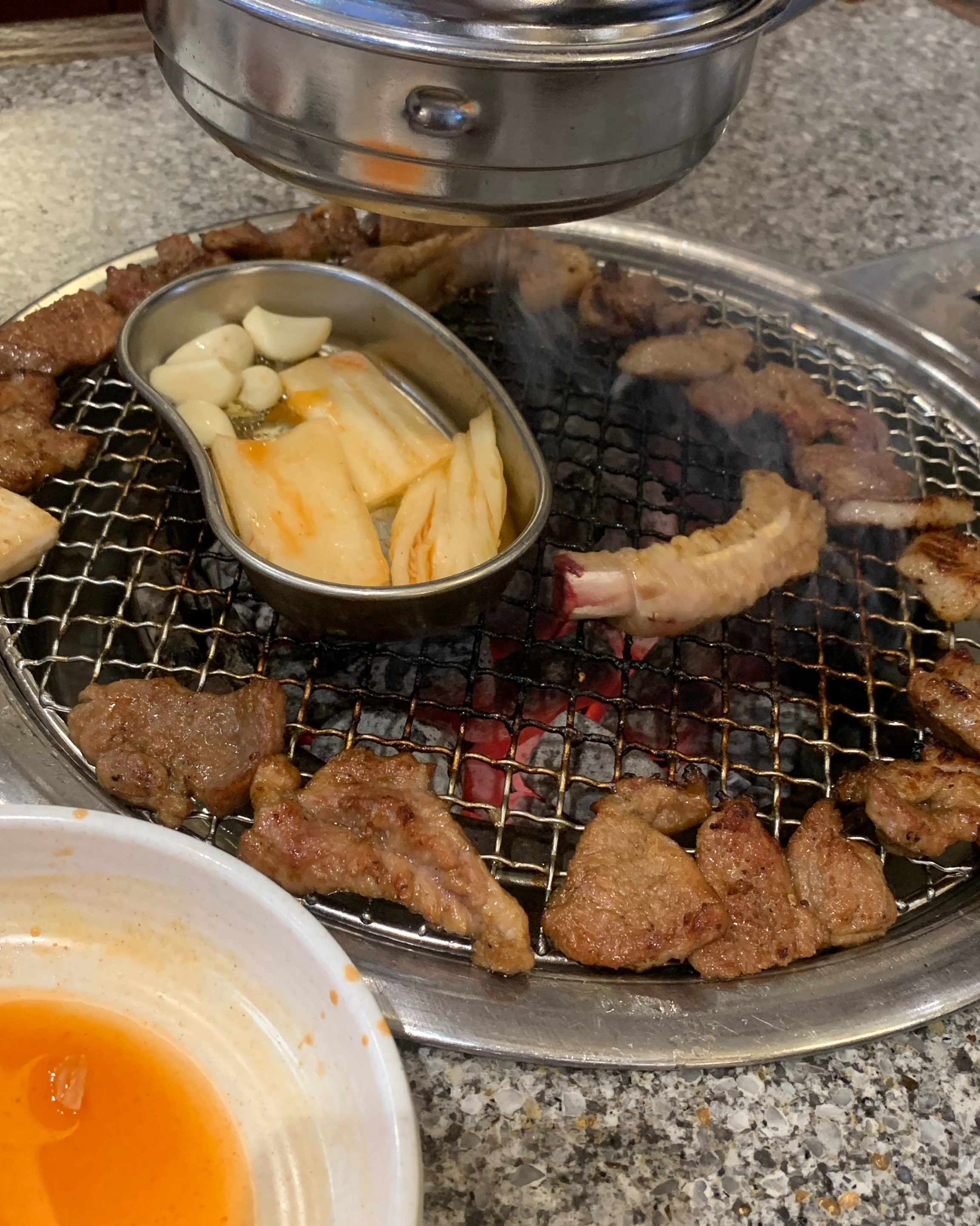 계속 오고싶었는데 웨이팅 때문에 못오다가 평일에왔는데 구워주셔서 넘 편하고 그리고 너무맛있