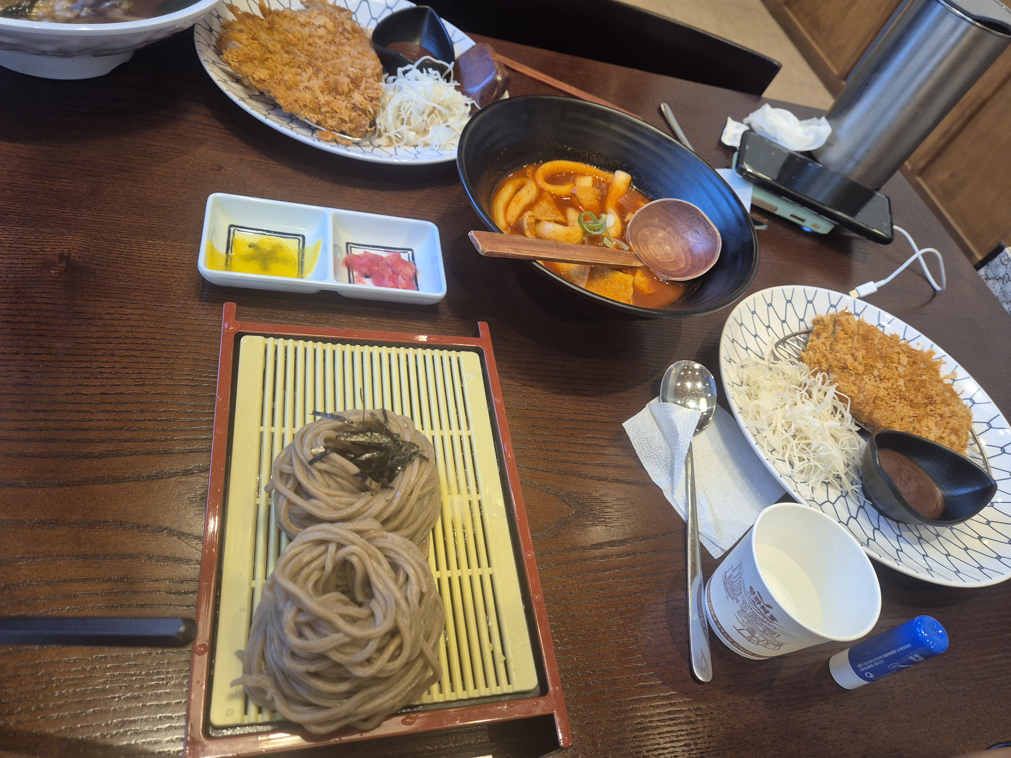 집근처라 두번째 방문했는데 올때마다 친절하고 맛있어요. 아이데리고오기 좋습니다. 매장도 넓