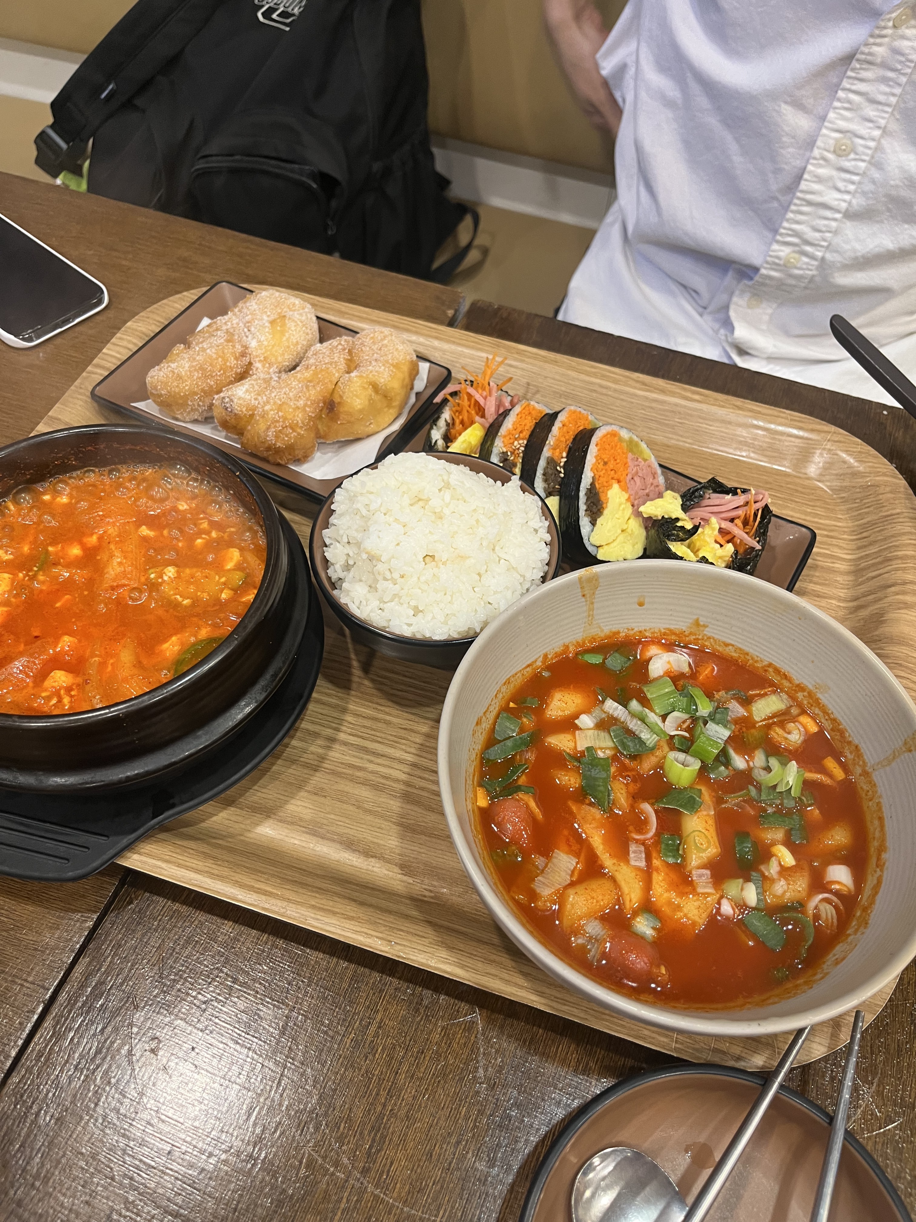 떡볶이가 너무 맛있고 순두부찌개도 미쳤습미다! - 구월동 맛집 법대생 팔뚝김밥