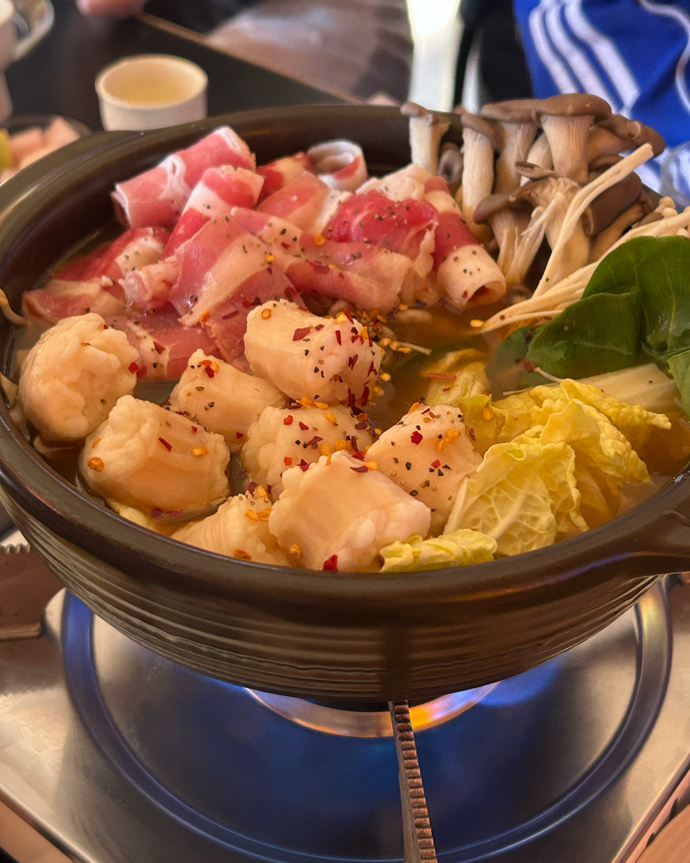 와.. 안주에다가 천천히 술먹으려고 왔는데 안주가 너무 맛있어서 술 한시간안에 순삭했어요 