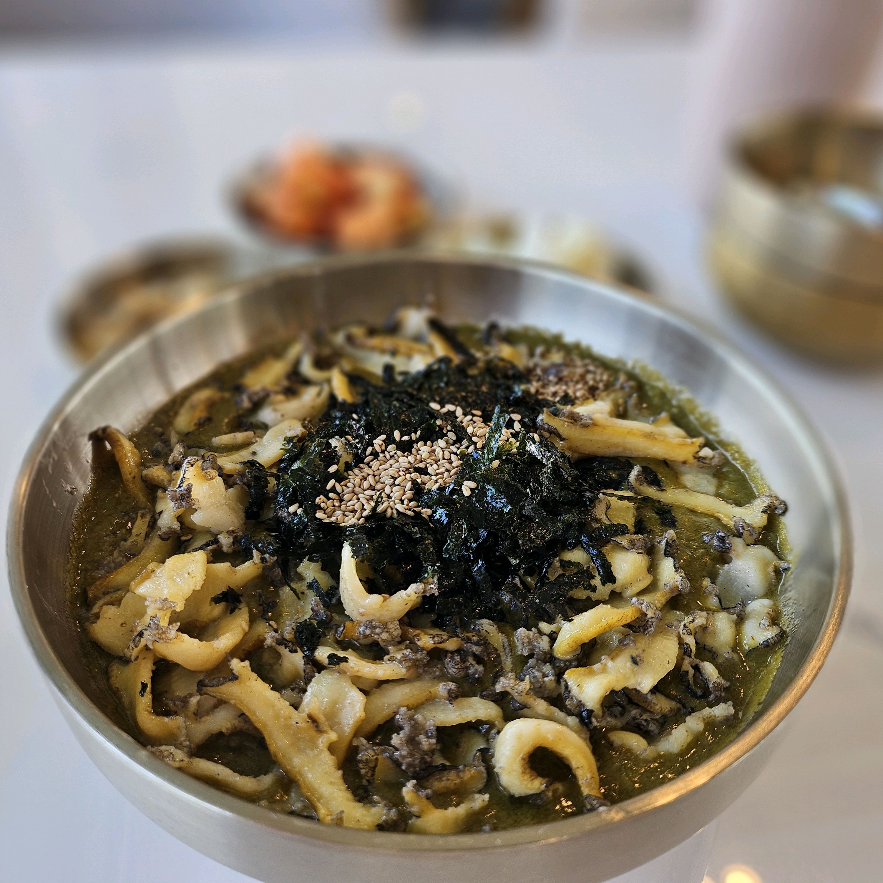 제주도 일주일 혼여중인데 숙소근처식당을 검색하다  폭탄전복 비쥬얼을보고 주저없이 단숨에 찾