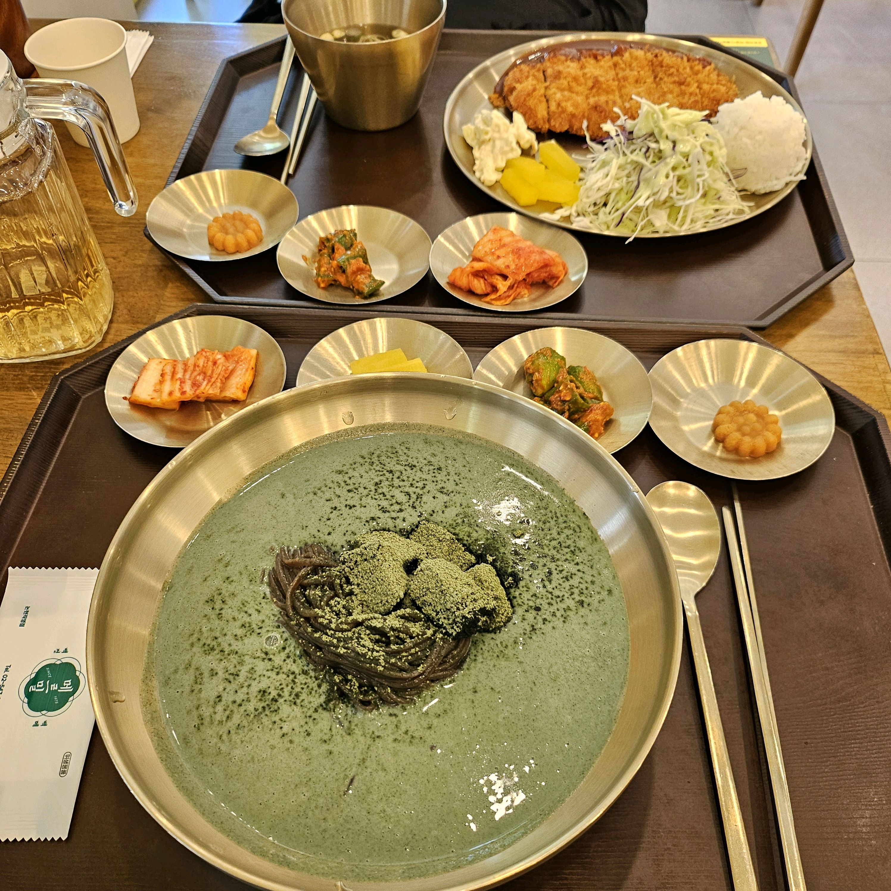 저번에 친구랑 와서 건강하고 배부르게 먹고 갔었는데 또 생각나서 신랑이랑 방문했어요~^-^