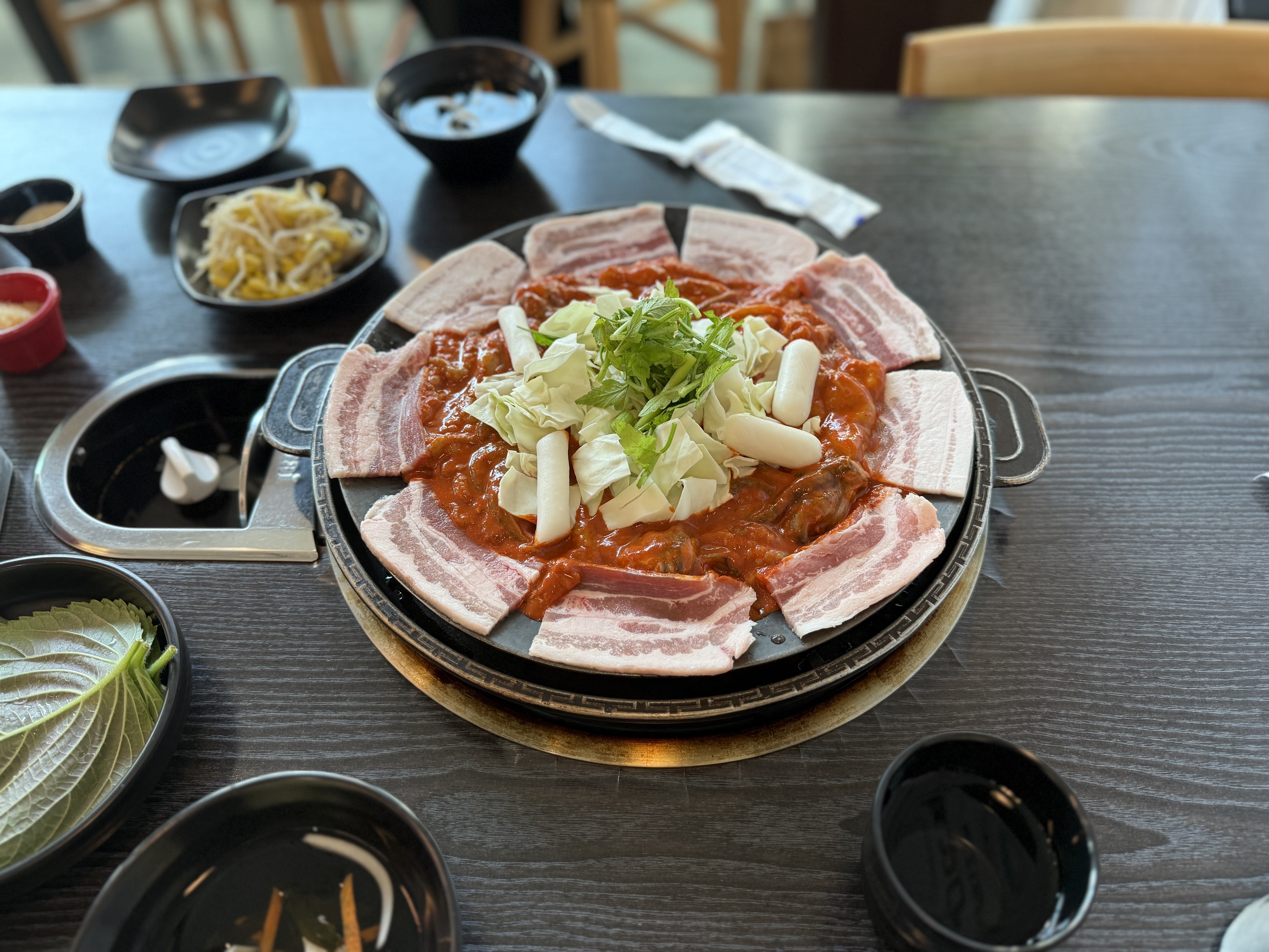 쭈꾸미가 실해요~ 매콤하니 오겹살 추가해서 쌈 싸먹으니 넘 맛있어용~~>< 볶음밥까지 야무