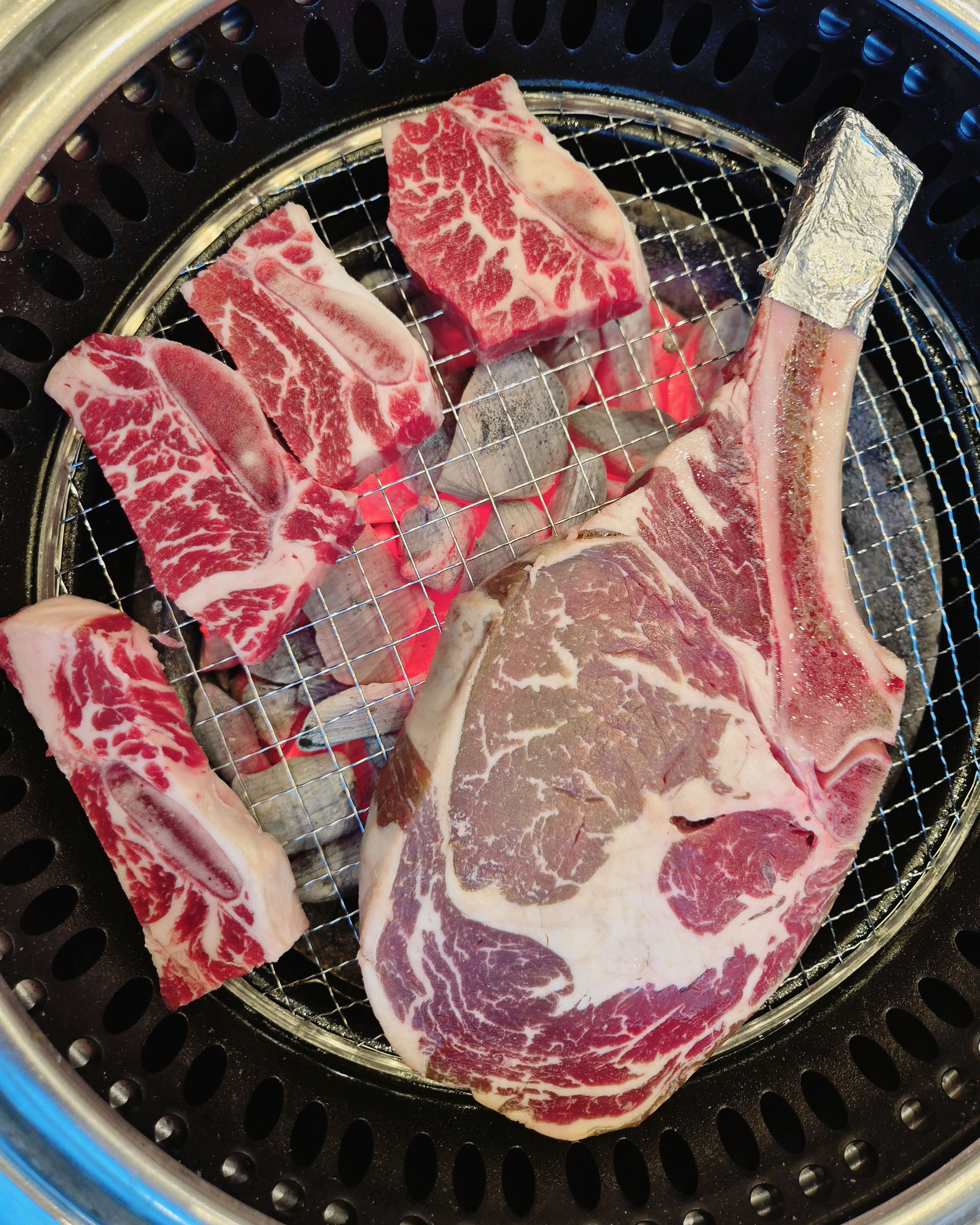 어버이날 식사로 첫 방문했는데 고기도 맛있었고 직원분들 친절하게 대해주셔서 좋았어요~! 부