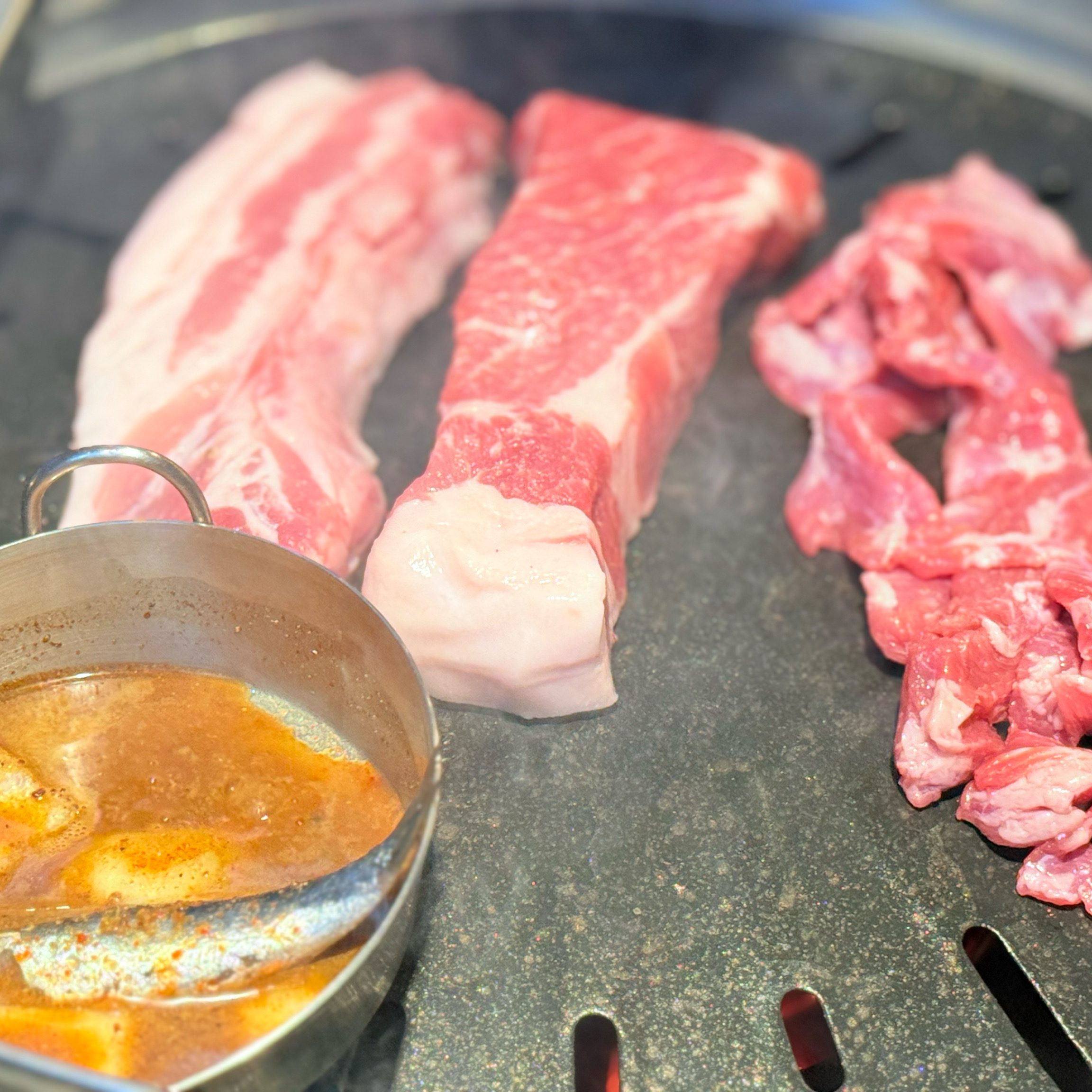 실속세트는 구성도 알차고 푸짐하니 양도 많고 배 부르고 든든하게 한 끼 식사로 먹기 아주 