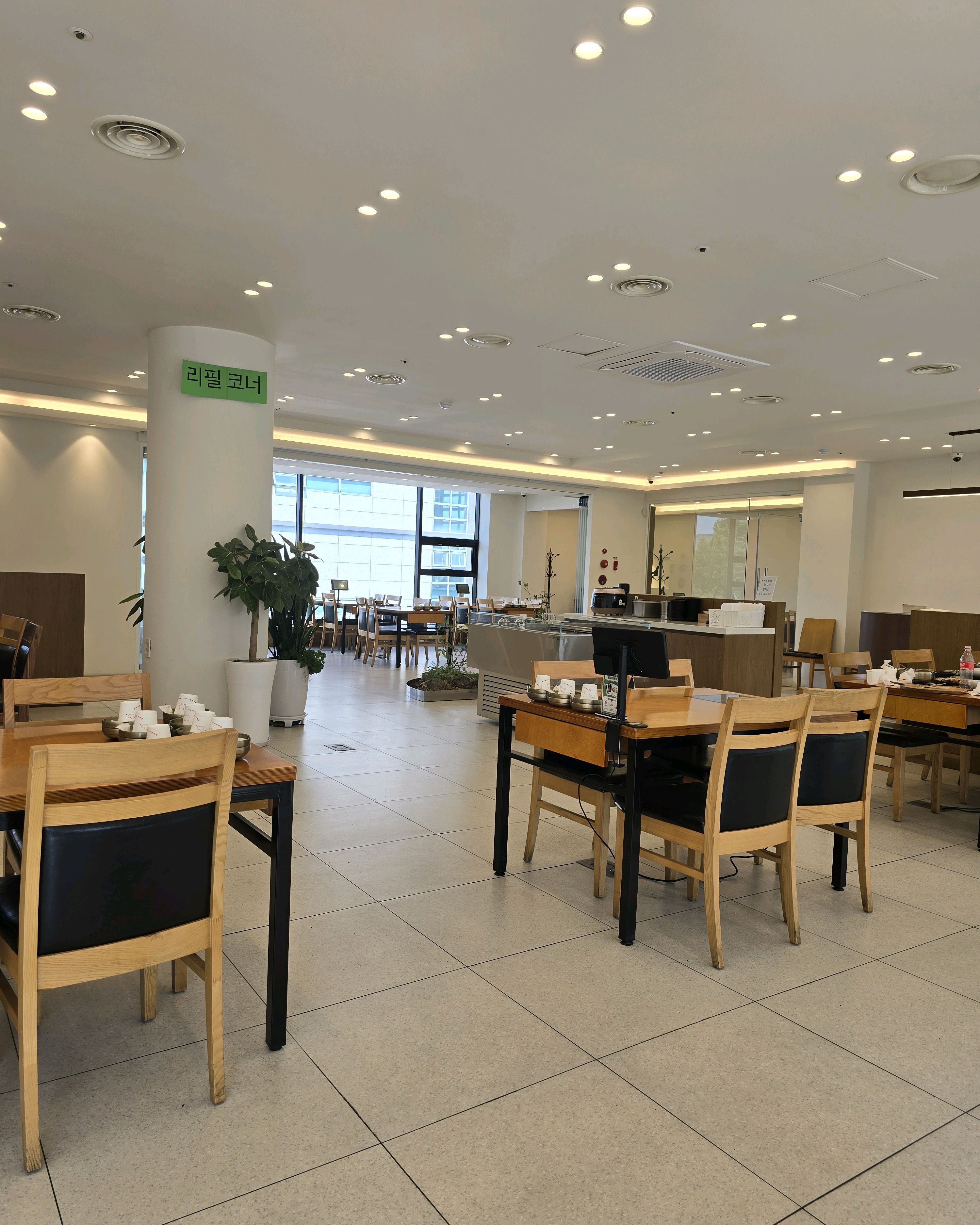 오늘은 푸짐하게 먹고싶어서 몇군데 검색하다가 우연히 들렀는데... 맛도 양도  깔끔함도 쏙