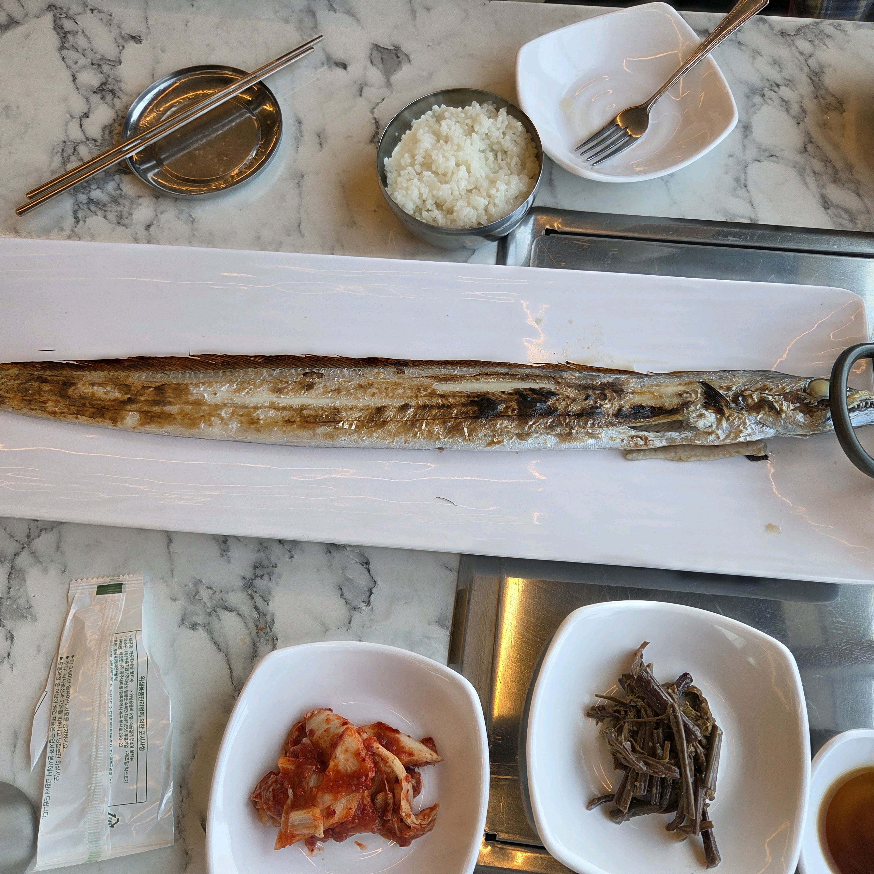 뷰가 너무좋네요 점심시간 지나서오니까 조용하네요 - 제주 맛집 갈치의정석 제주공항점