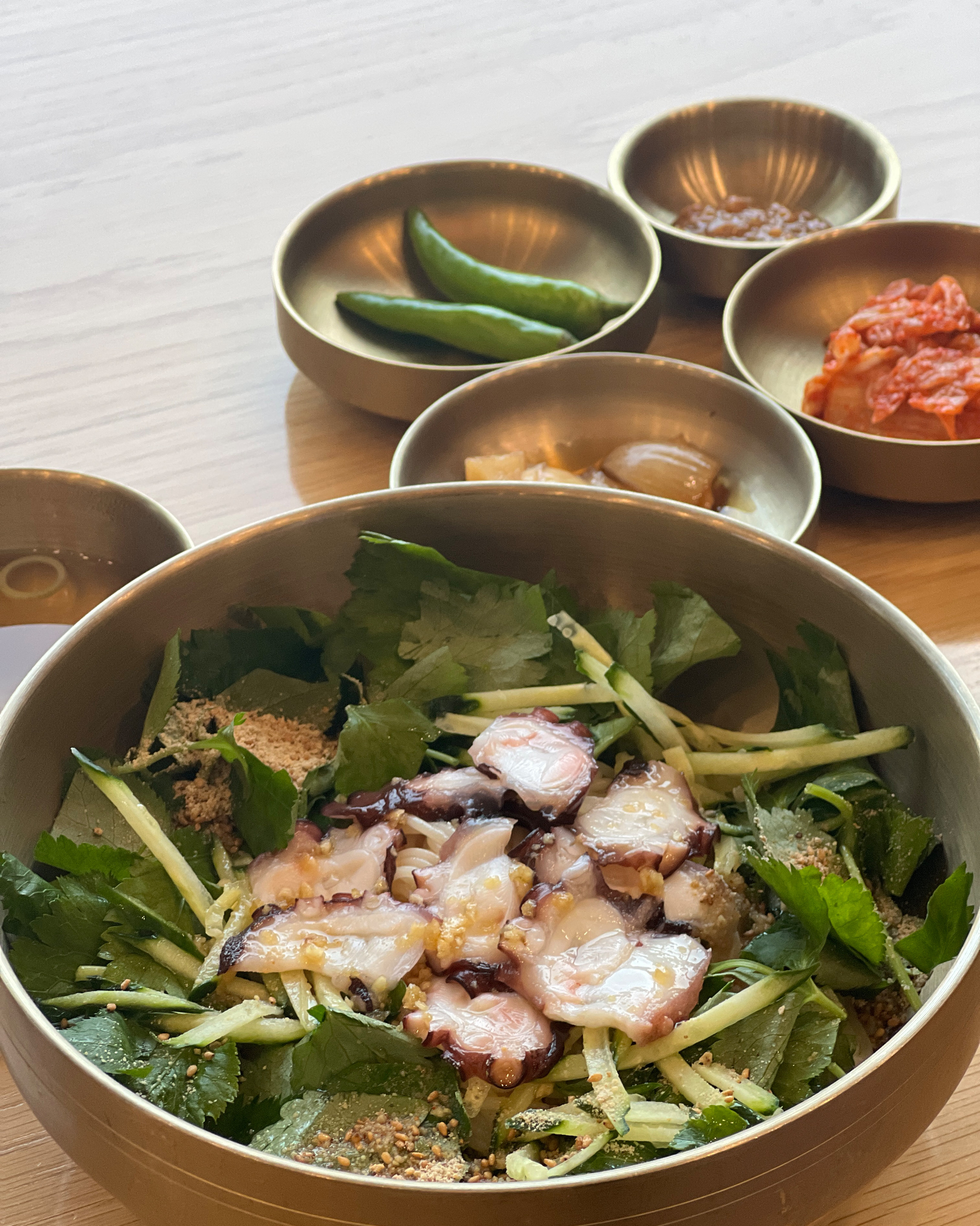 맛있네요! 드디어 와 봄!! 뷰도 굳 - 제주 맛집 섬누들