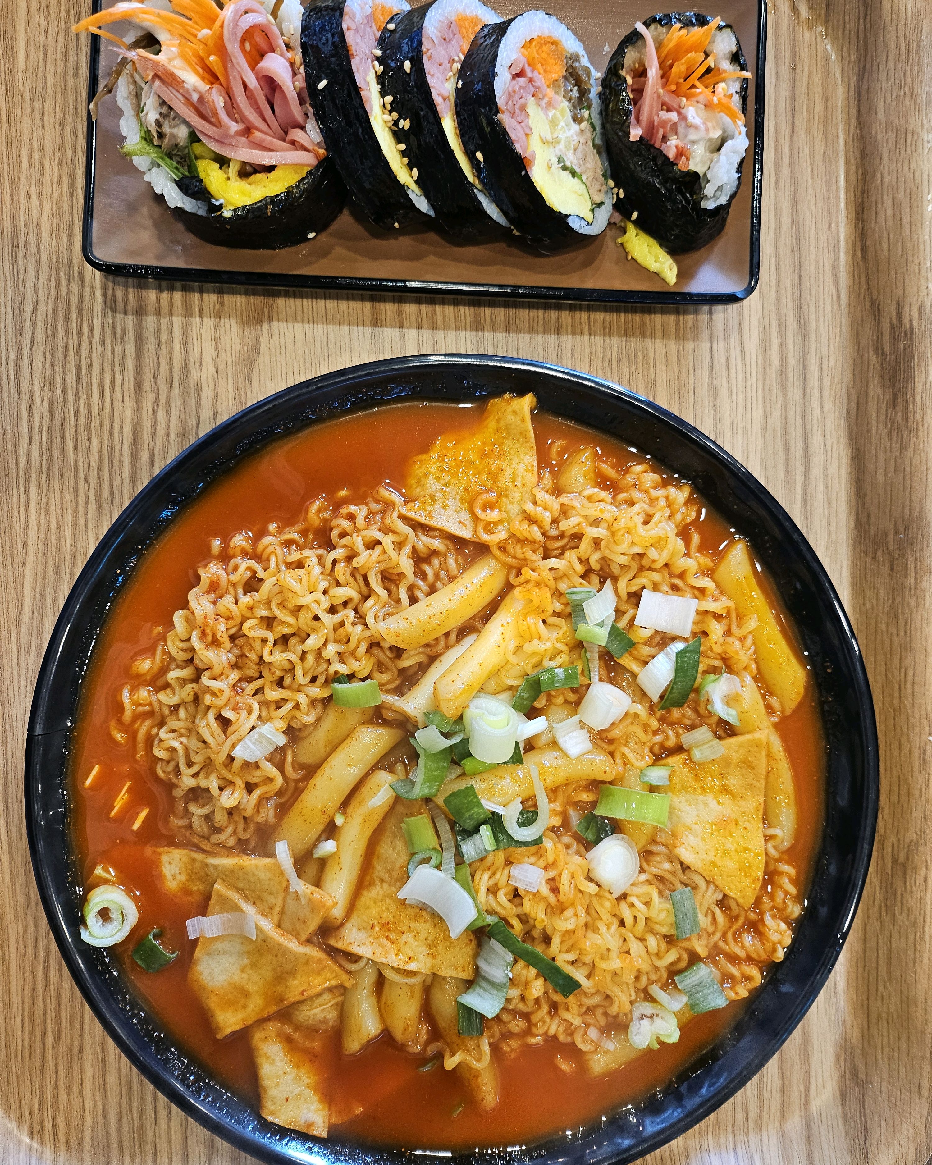 한입에 먹기 힘든 팔뚝김밥! - 구월동 맛집 법대생 팔뚝김밥