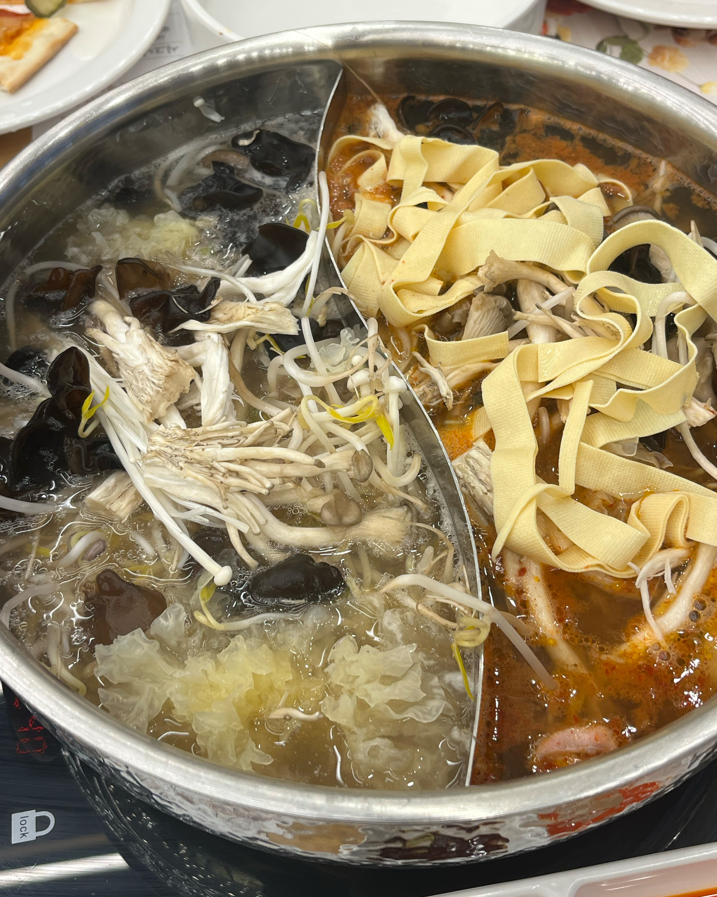 아이와 함께 가족들과 즐거운 시간 보냈습니다! 고기도 신선하고 야채들도 많아서 배부르게 잘