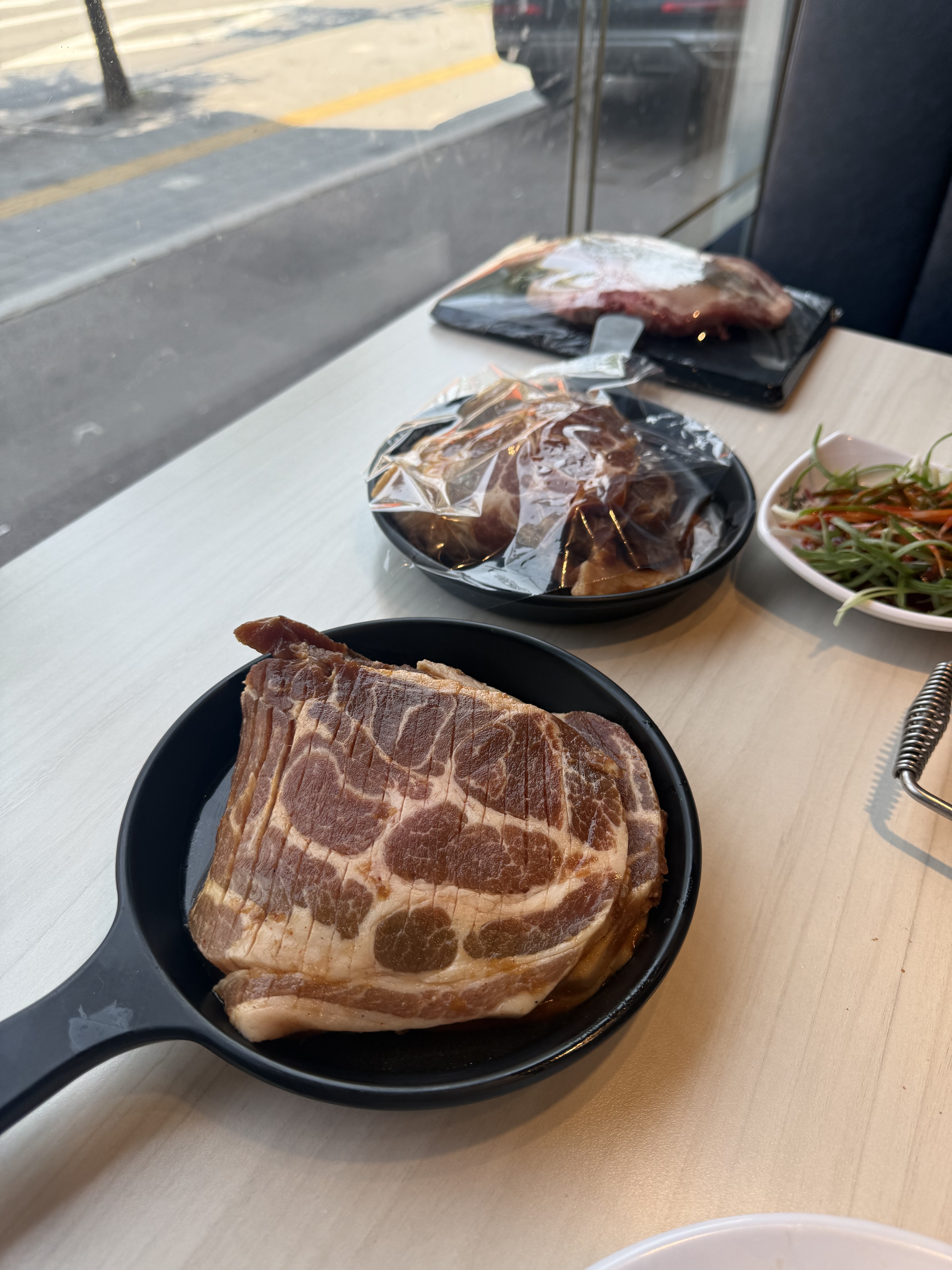갑자기 갈비가 먹고싶어서 갑작스레 방문했는데 - 장안동 맛집 명륜진사갈비 서울장안점