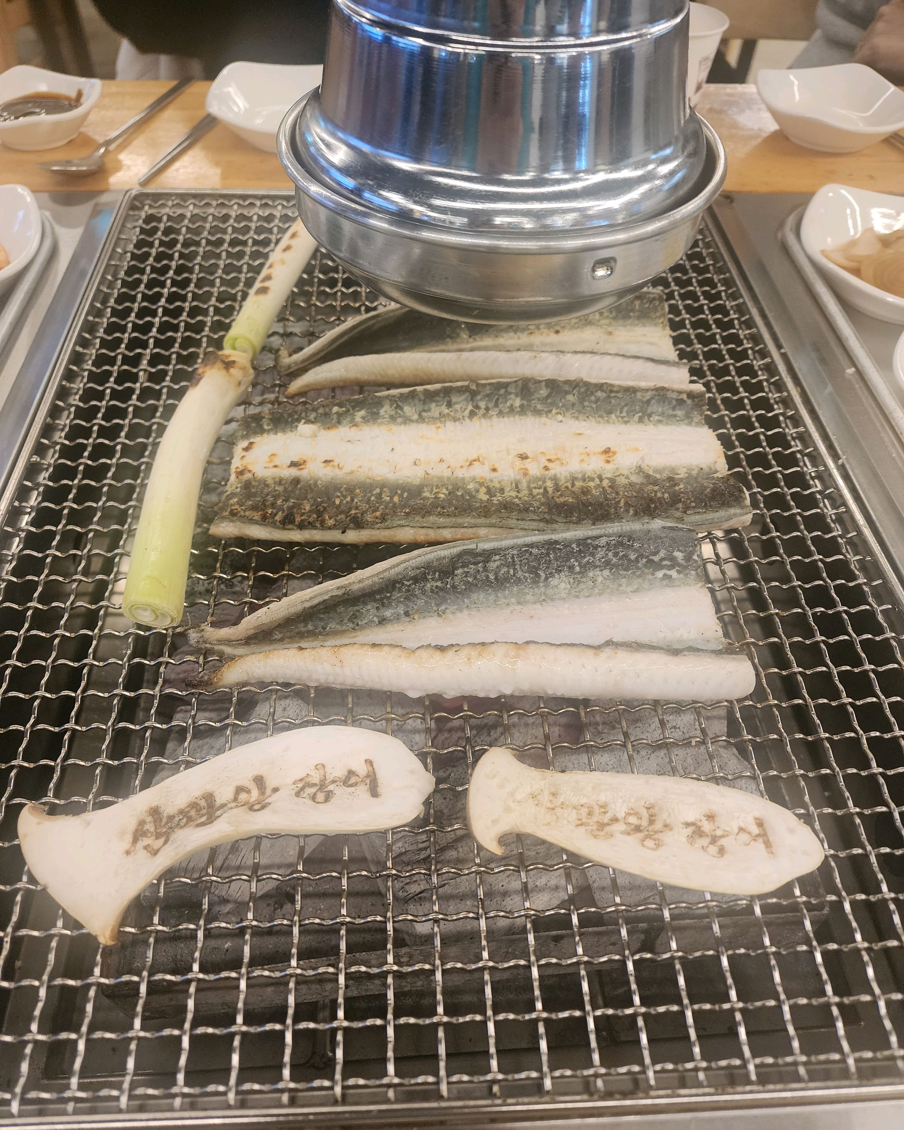 매장이 넓고 주차가 편리하고 가격더 착해요. - 인천 맛집 삼관왕장어 가좌점