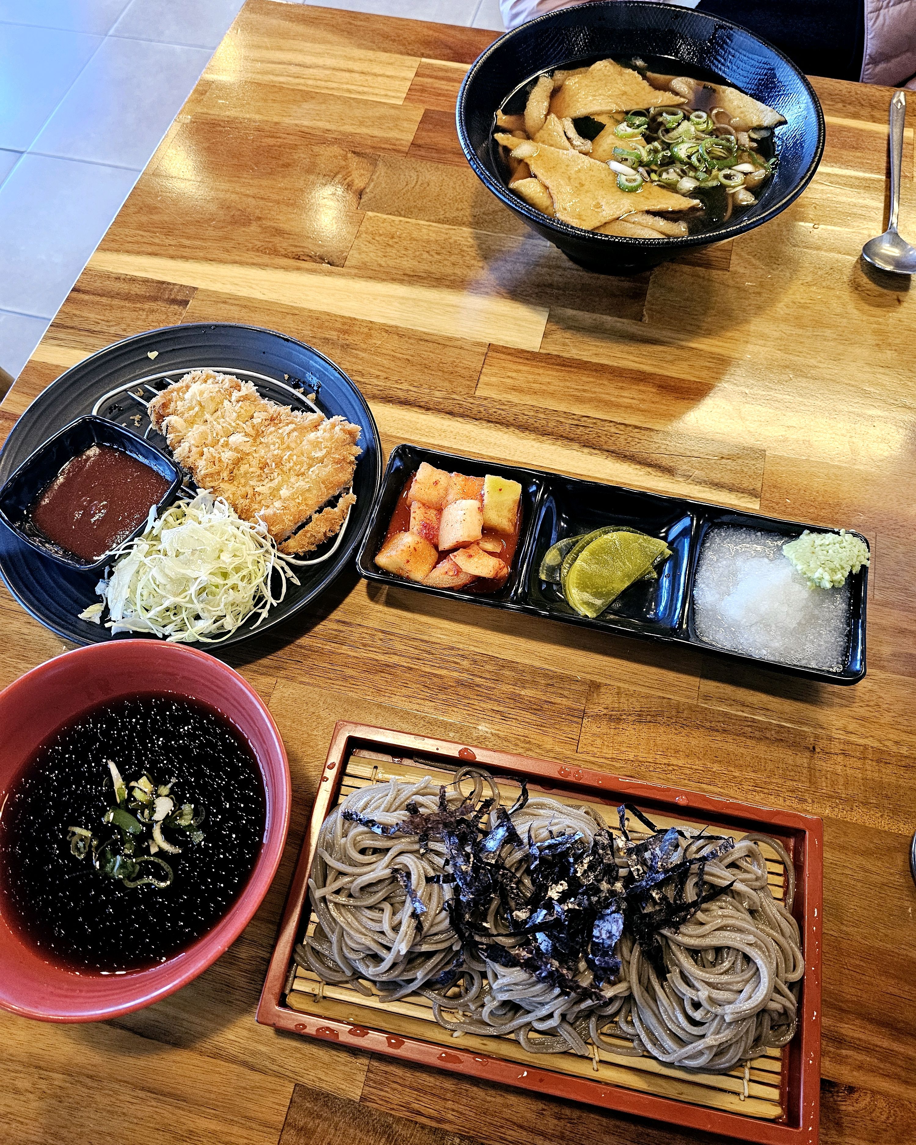 익산 올때마다 방문하는 곳입니다. 이제 날씨가 더워져서 자주 방문할 것 같아요~ - 익산 영등동 맛집 삼동소바 익산점