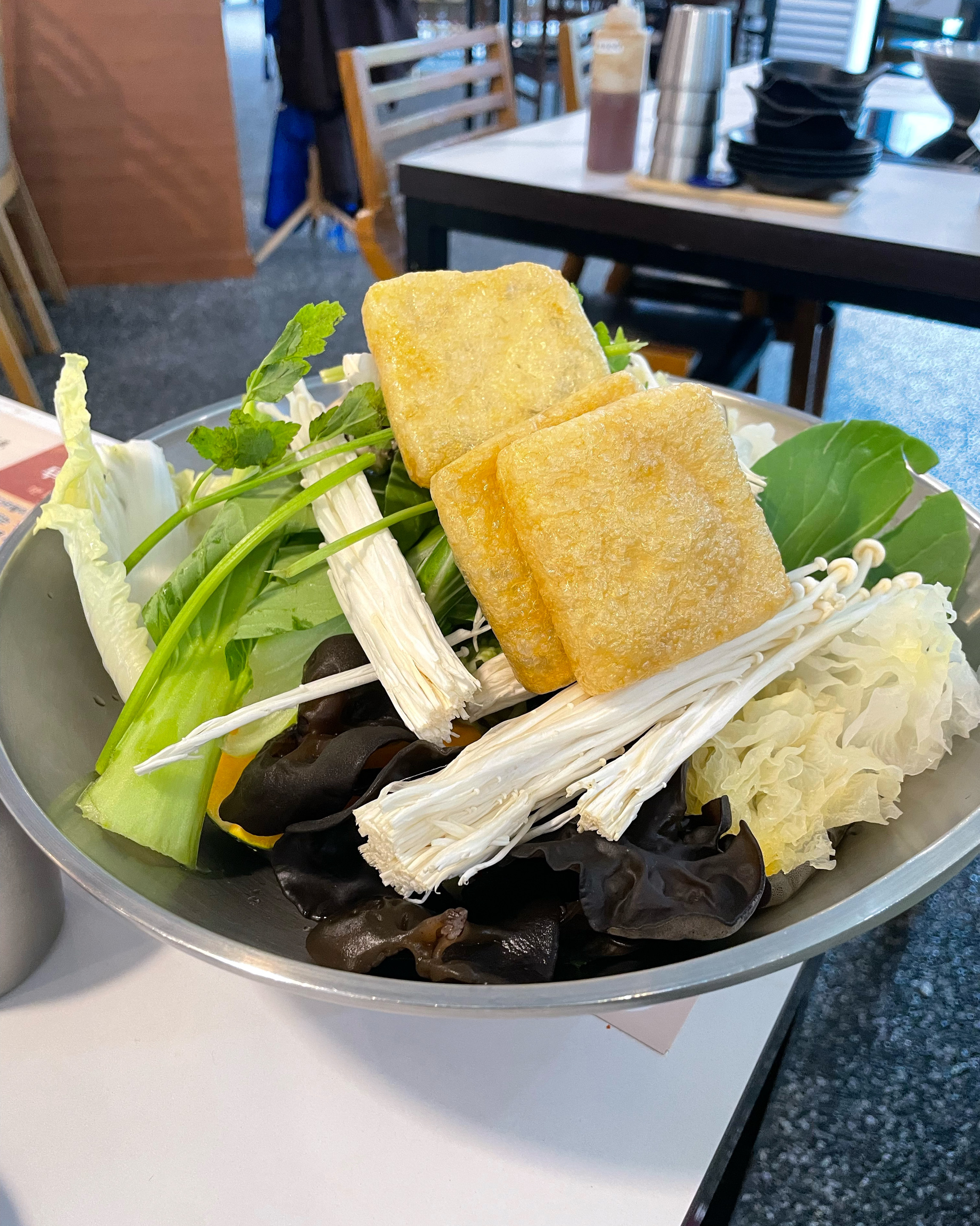 부모님이랑 처음 와서 맛있게 먹고 갑니다! 반반육수해서 취향에 맞게 먹을 수 있어서 좋아요
