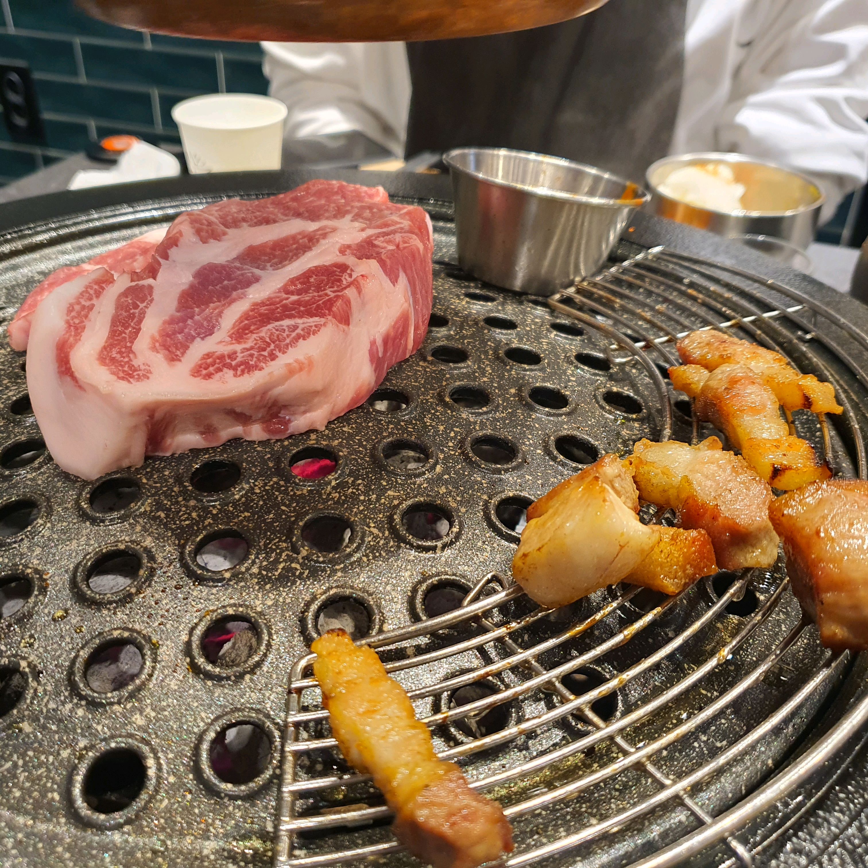 고기 질 좋고 맛있어요! 또 회식 오고 싶은 곳입니다! 송도 삼겹살 인천대입구역 회식장소는