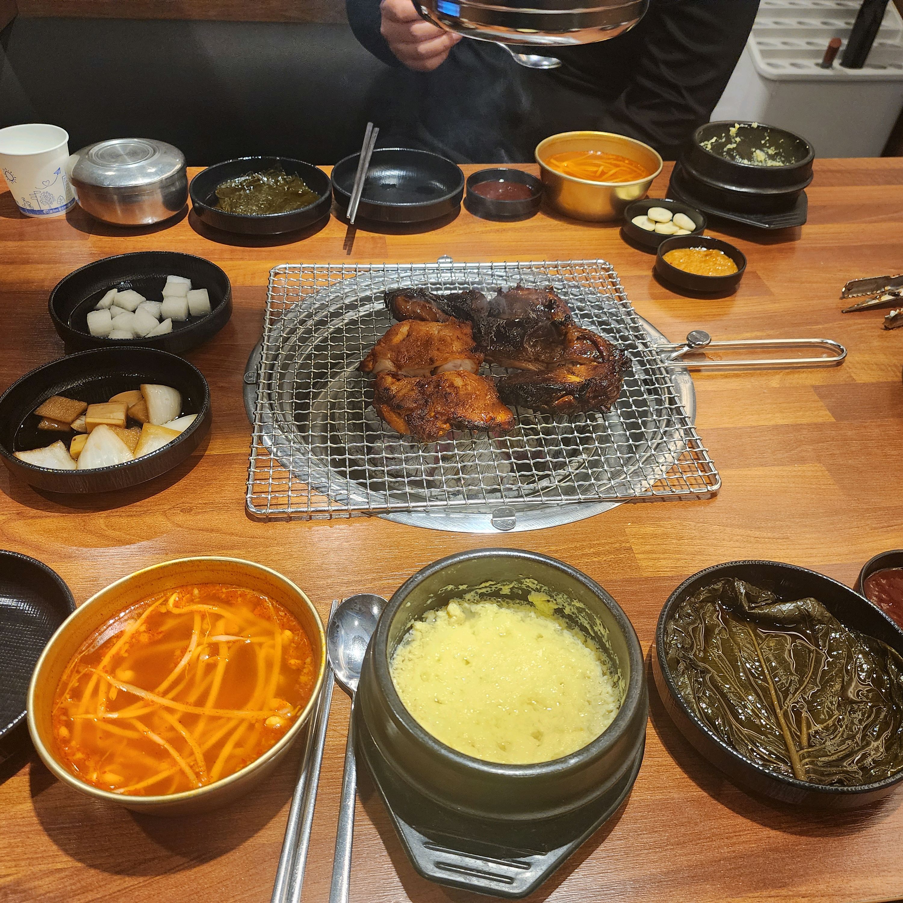 친구랑 와서 맛있게 먹고 가요 - 대구 맛집 밤새우는닭 월성직영점