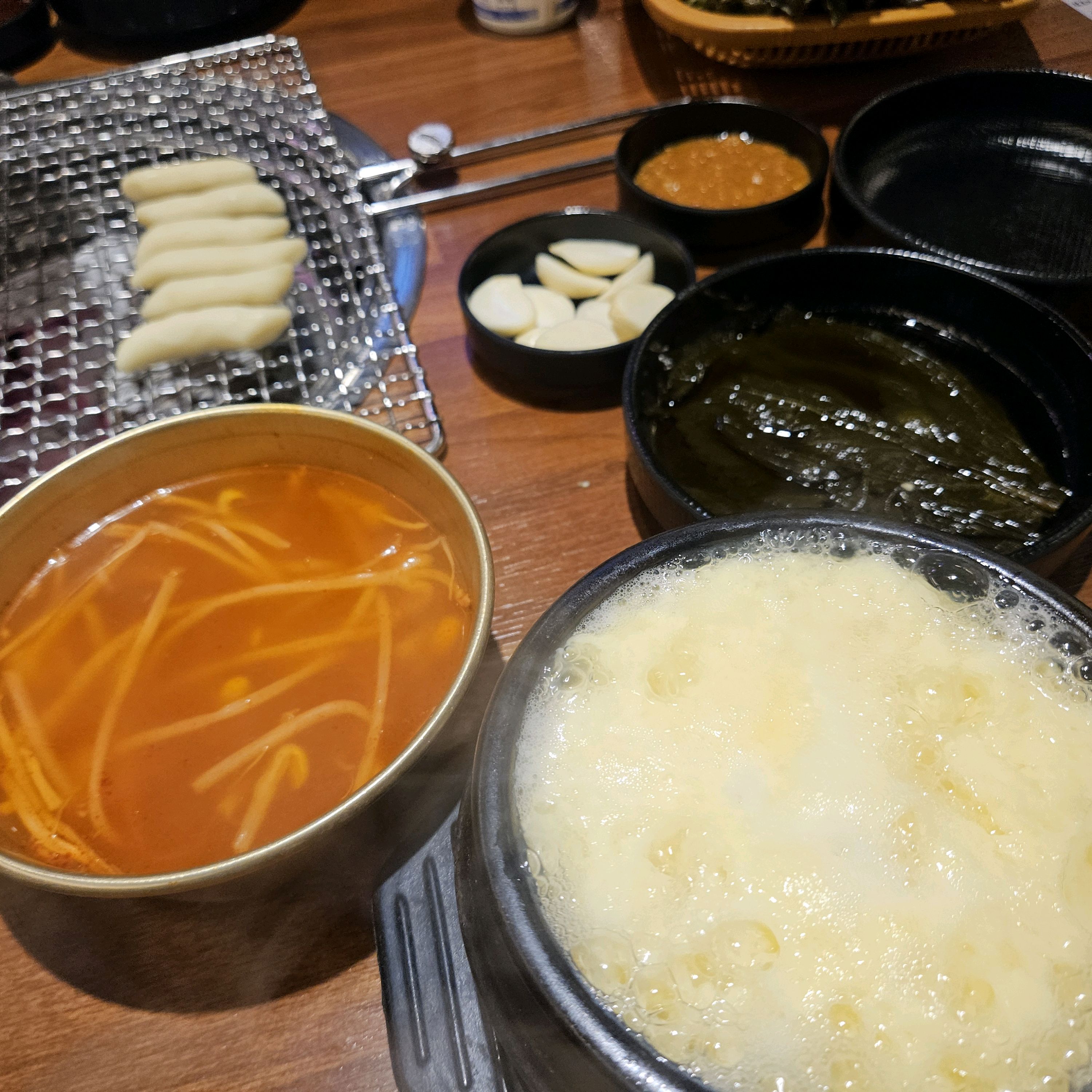 계란찜과 얼큰콩나물이 1인1개라닛 너무 좋아요~ - 대구 맛집 밤새우는닭 월성직영점