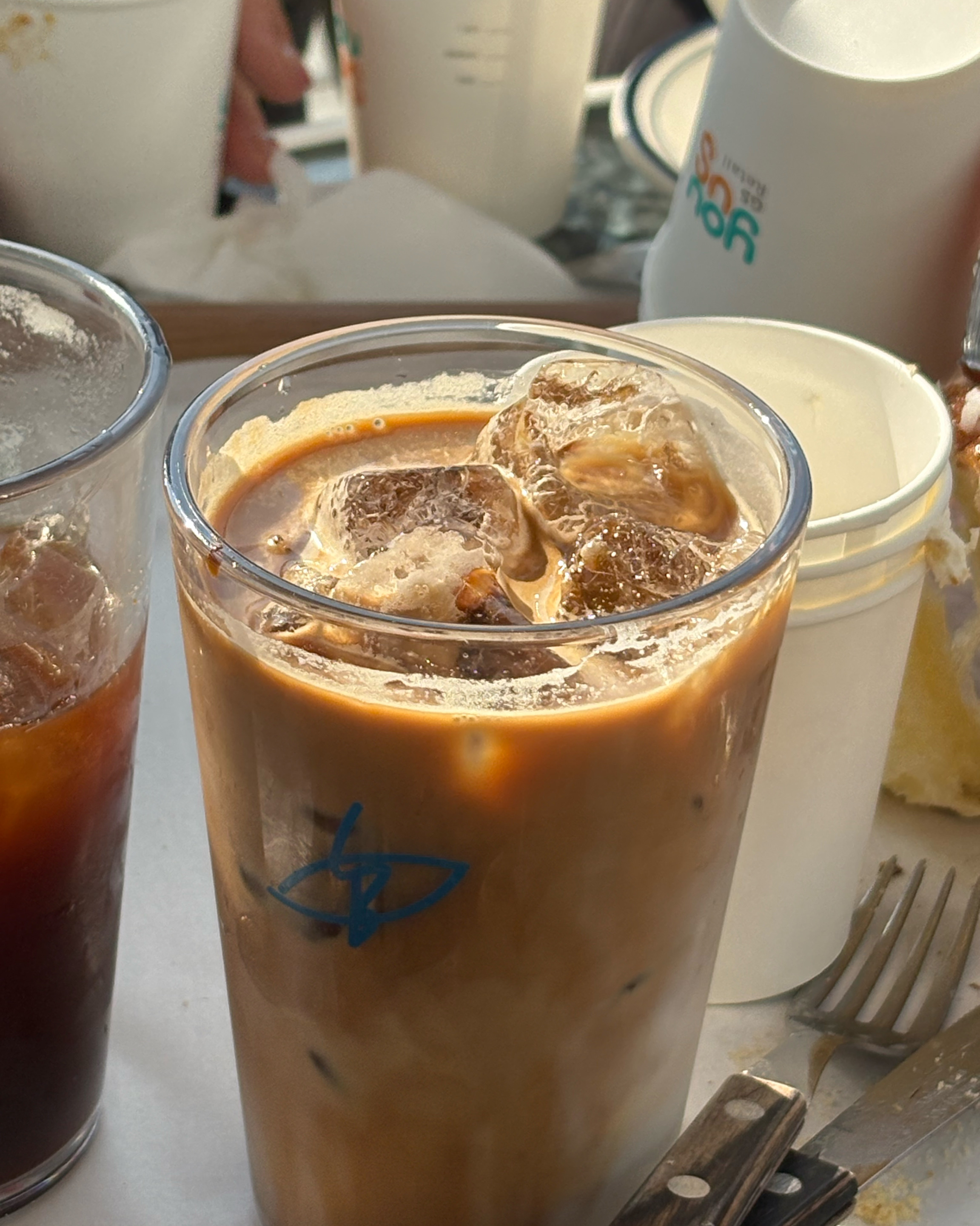주말이라 사람 많고 정신없었던 롱비치,, - 인천 맛집 롱비치커피앤브래드