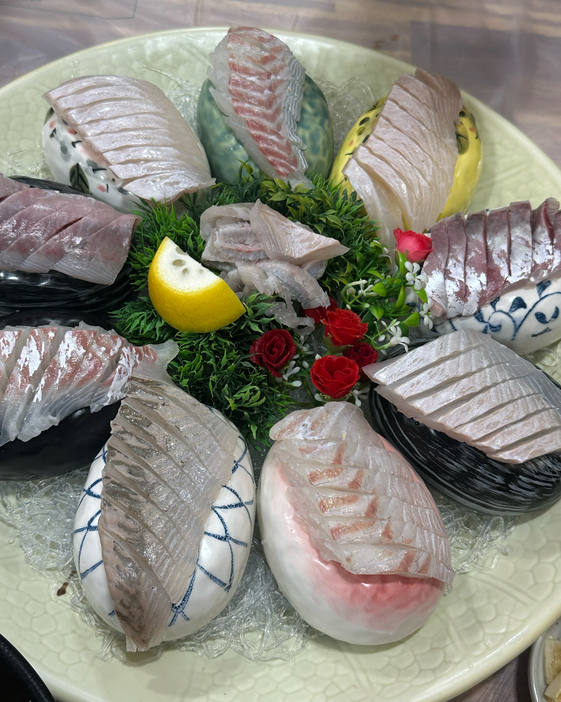 회,스끼다시 신선하고 맛있어요👍 웨이팅 조금 있었는데 바다 구경하다보니 전화와서 금방들어갔