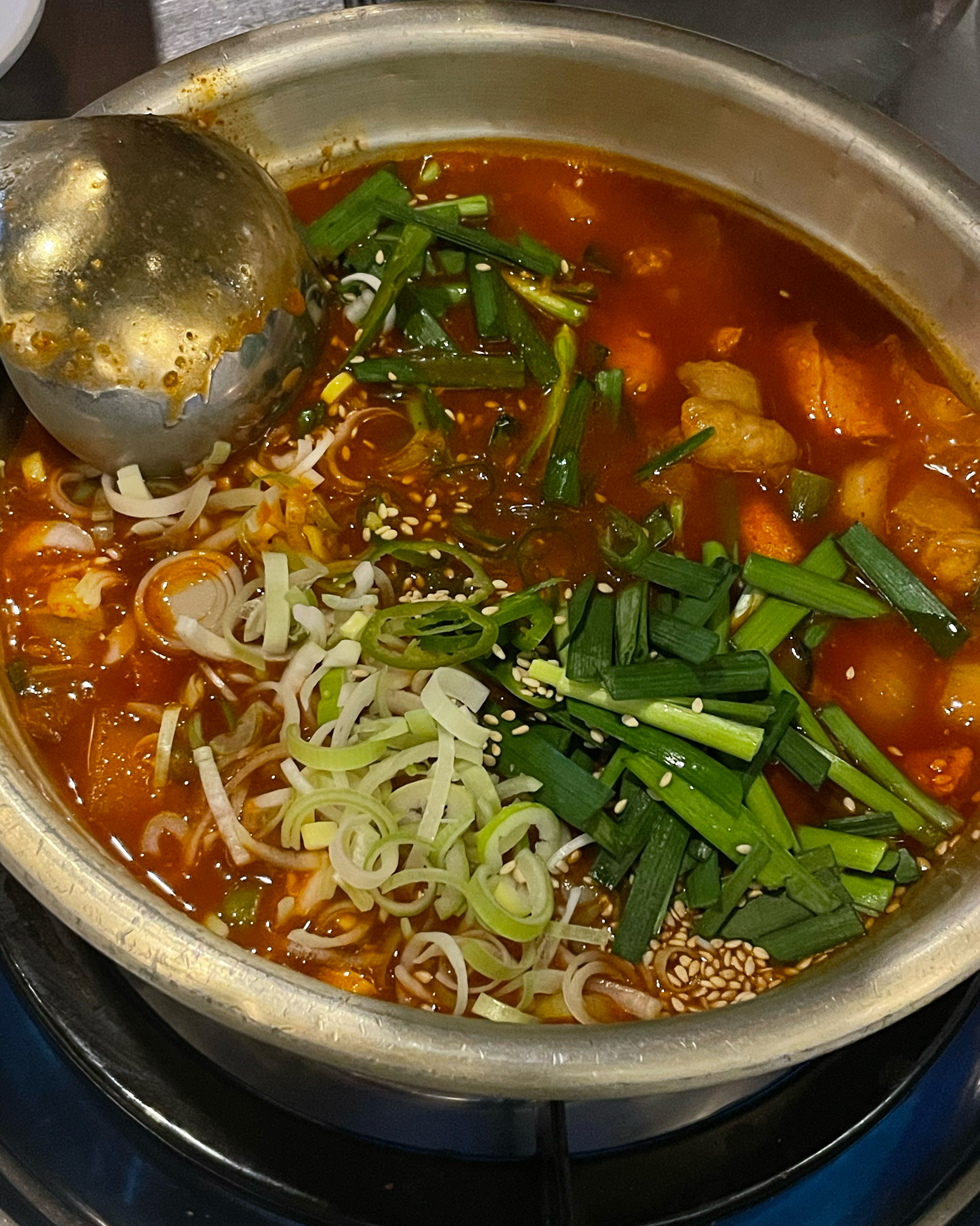 곱도리탕 진짜 맛있어요.. 무조건 신라면 맛으루 먹는 거 추천해요..! 프렌치토스트도 너모