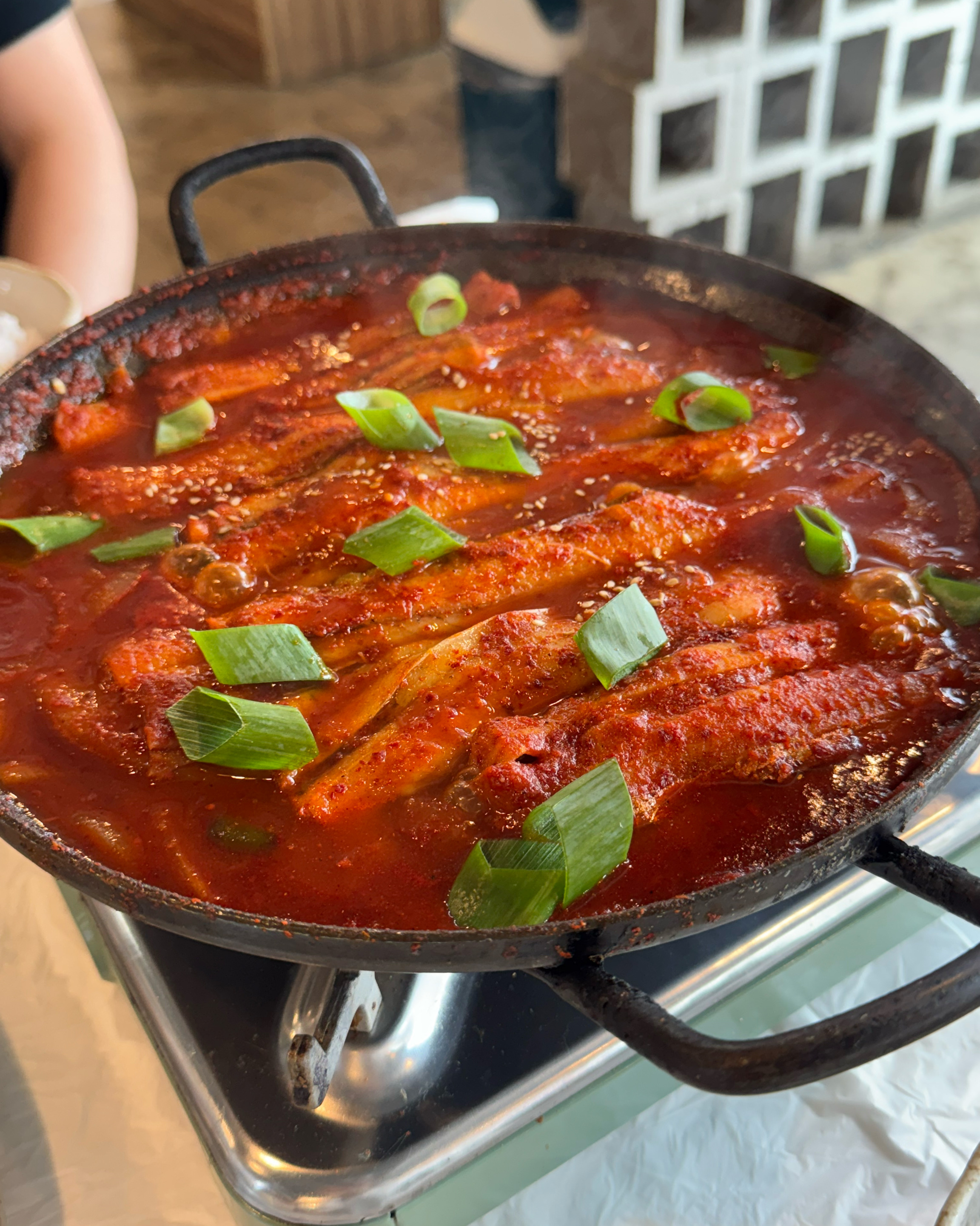 순살갈치조림 달달 매콤하니 진짜 맛있어요!!! 반찬도 하나같이 안 짜고 다 존맛.. 가성비