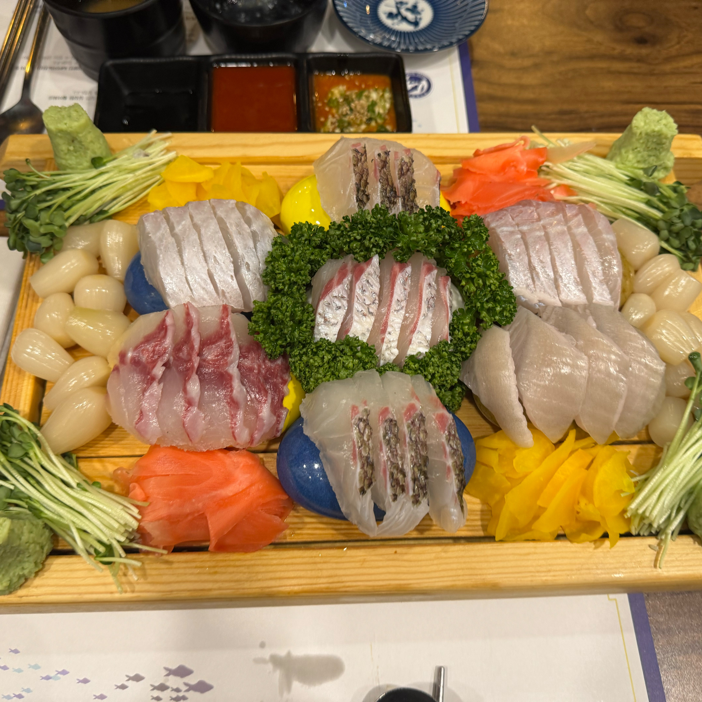회도 맛있고, 직원 분이 친절하셔서 가족끼리 좋은 시간 잘 보내고 왔어요. 잘 먹었습니다 - 정자역 맛집 물고기자리 정자점