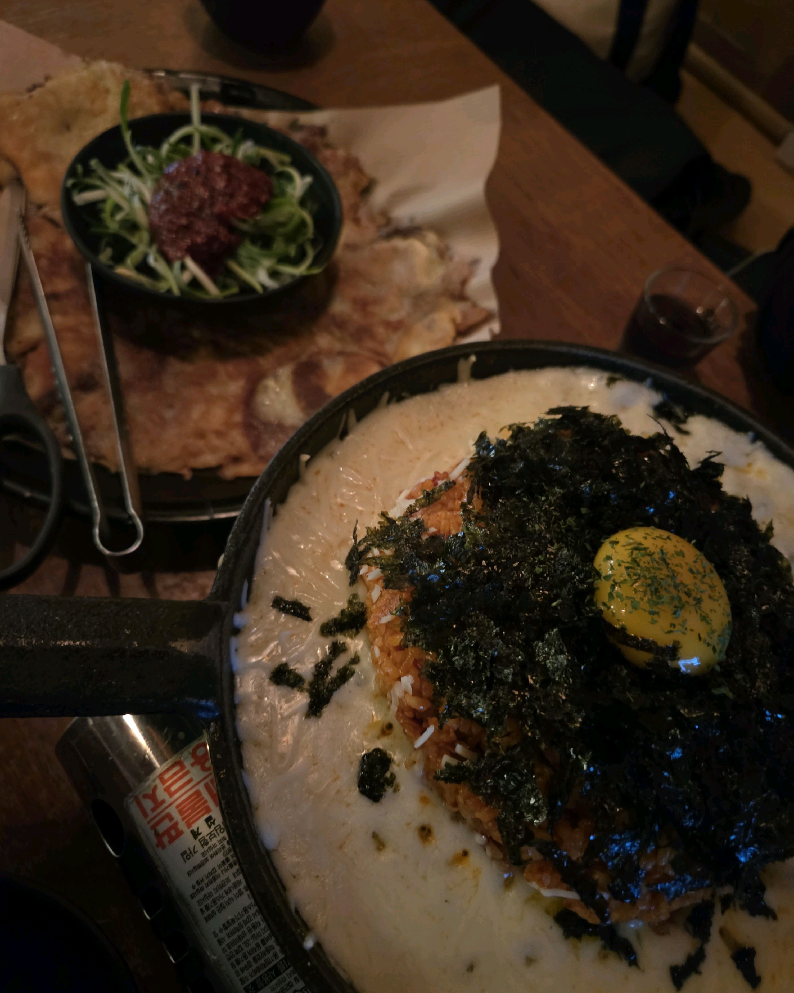 분위기가 좋은 술집이에요. 들어올 때부터 조선시대 느낌! - 홍대 맛집 조선시대