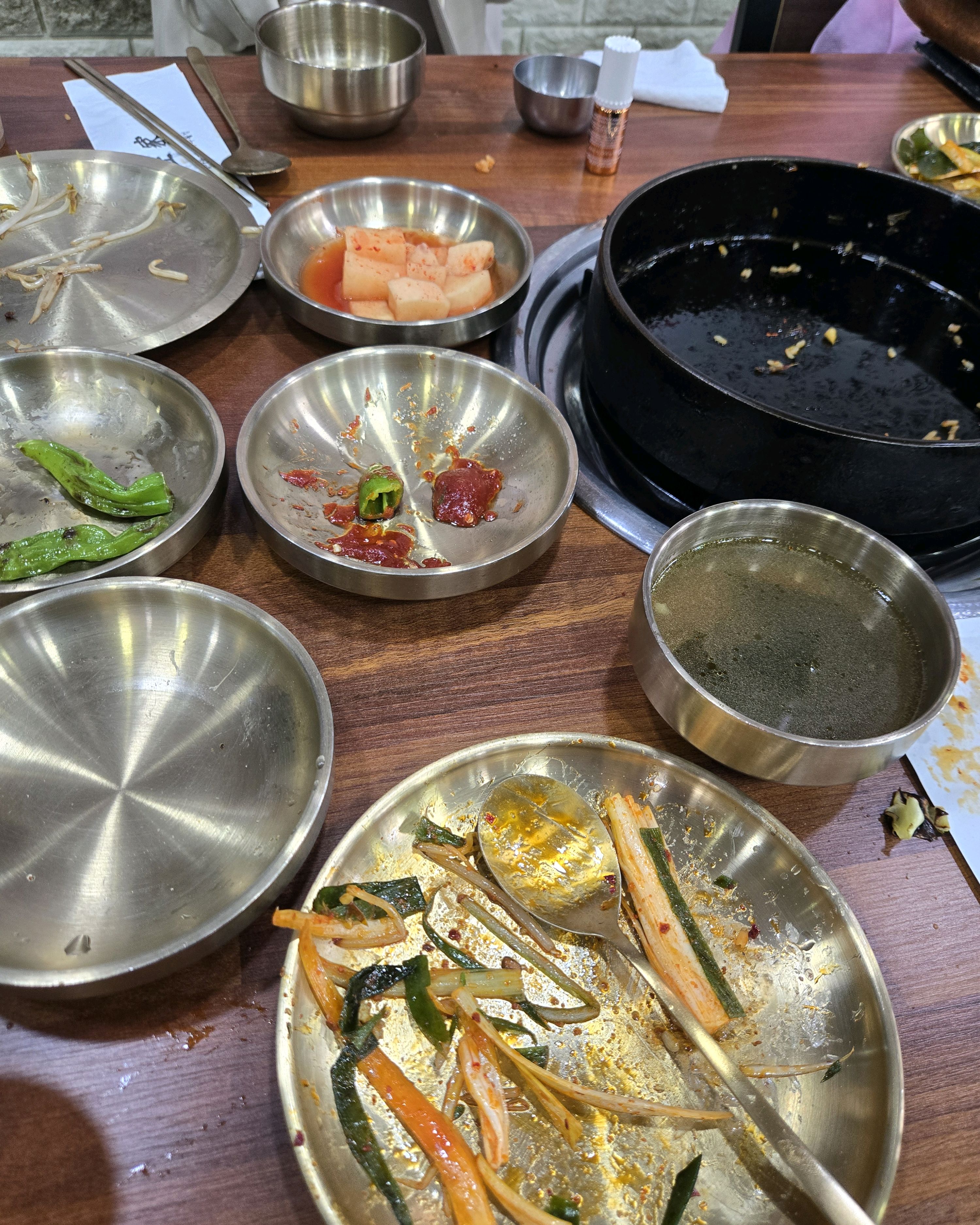 먹느라 정신없어서 사진을 못찍었네요ㅜ오랜만에 또 왔는데 역시나 맛있네요~!!ㅎㅎ점심 특선도