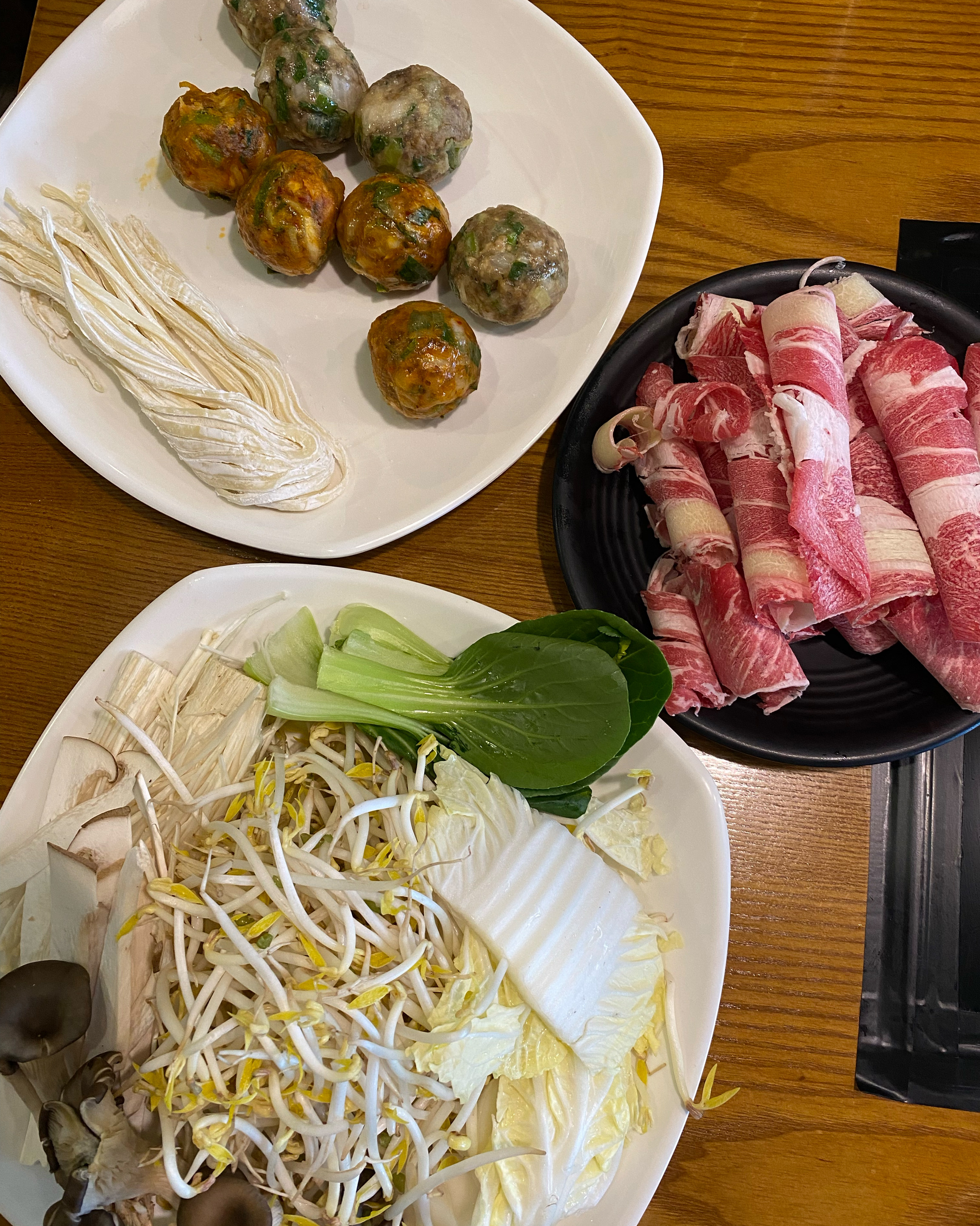항상 맛있고 양이 푸짐해요 또 와도 와도 아쉽지 않은 곳이라 더 자주 오고 싶은 해가연 최