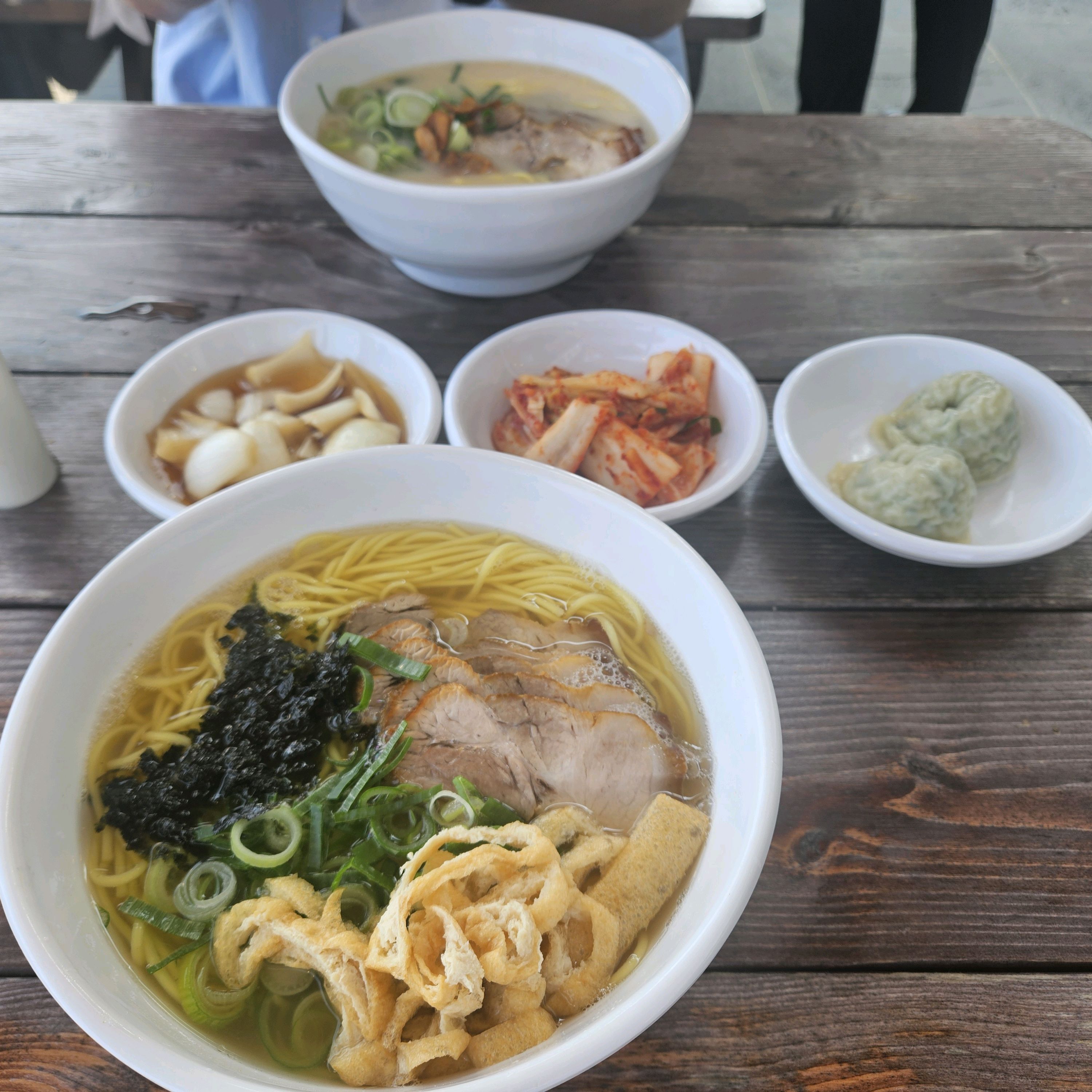 6개월 아기랑 제주도 여행와서 아침 먹으러 왔어요. 아기랑 여행오면 이른시간부터 활동하게되