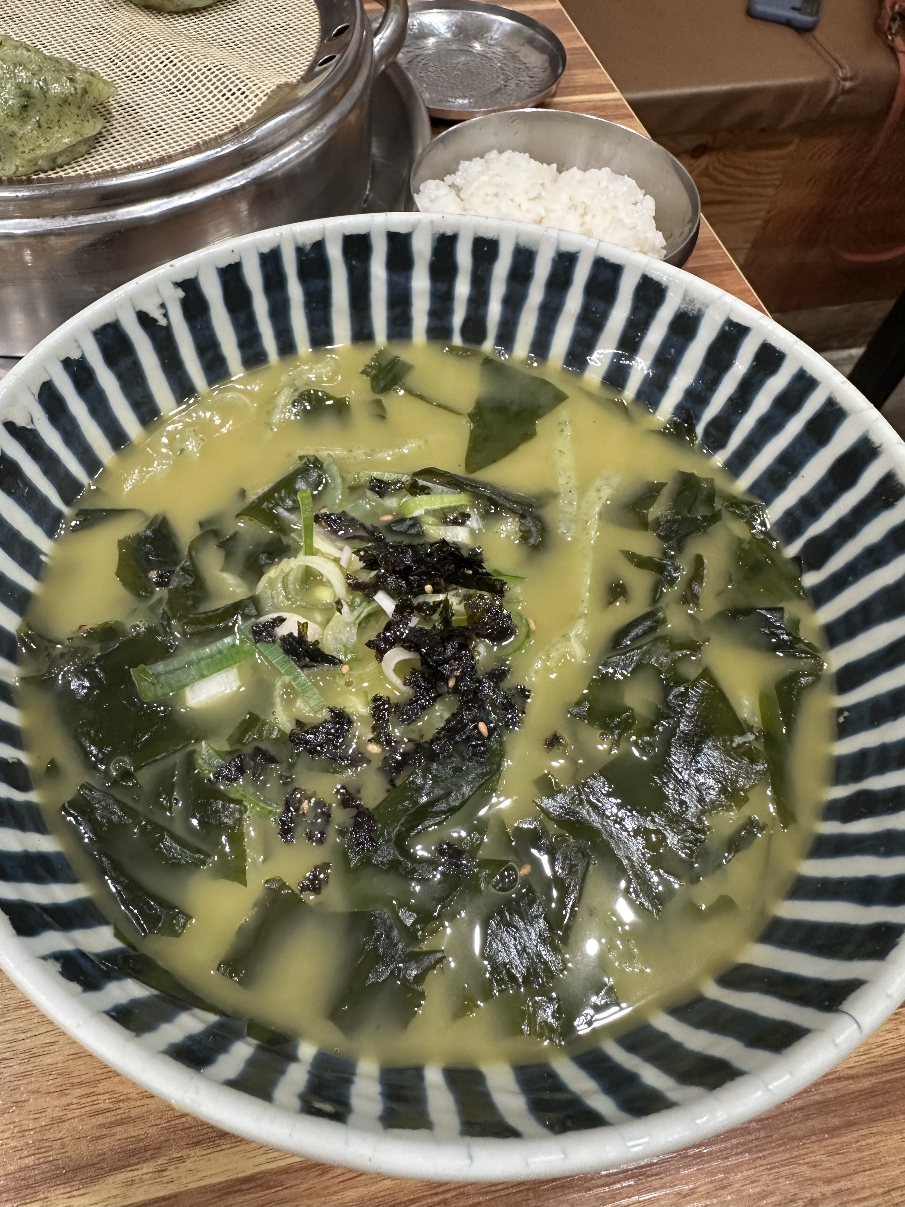 보말국 처음 먹어보는데 국물이 대박이네요!! 번창하세요😆🌸🌸 - 제주 맛집 신제주보말칼국수 제주본점