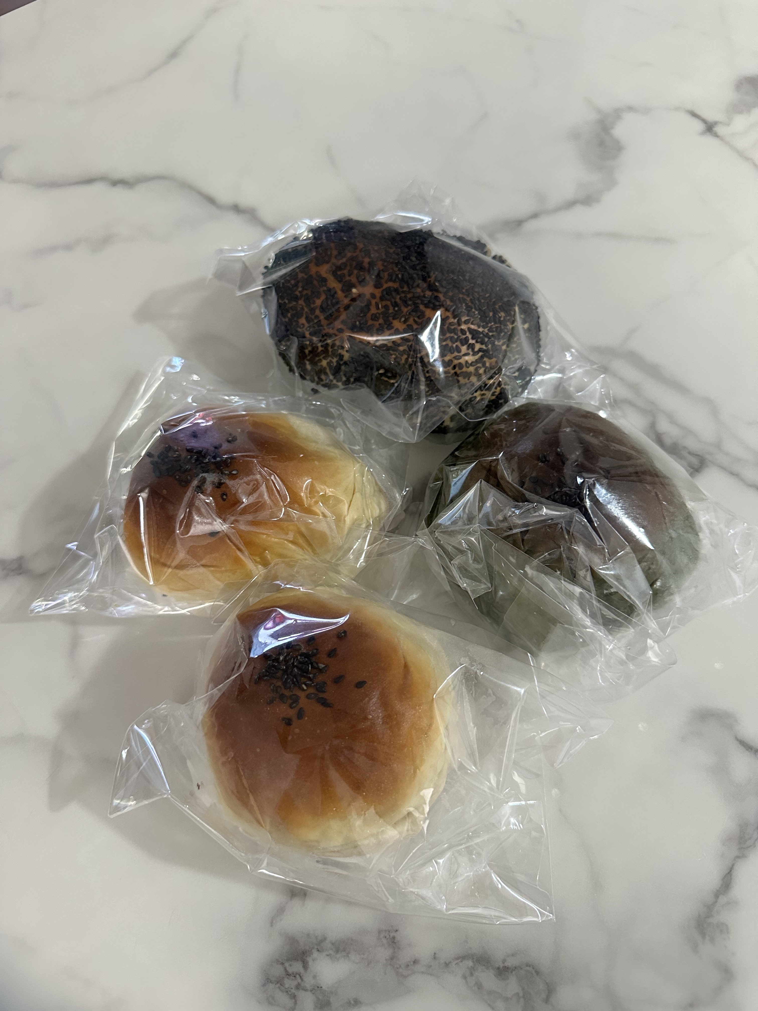 빵피는 얇고 팥과 밤은 가득🥹 - 제주 맛집 행복밀